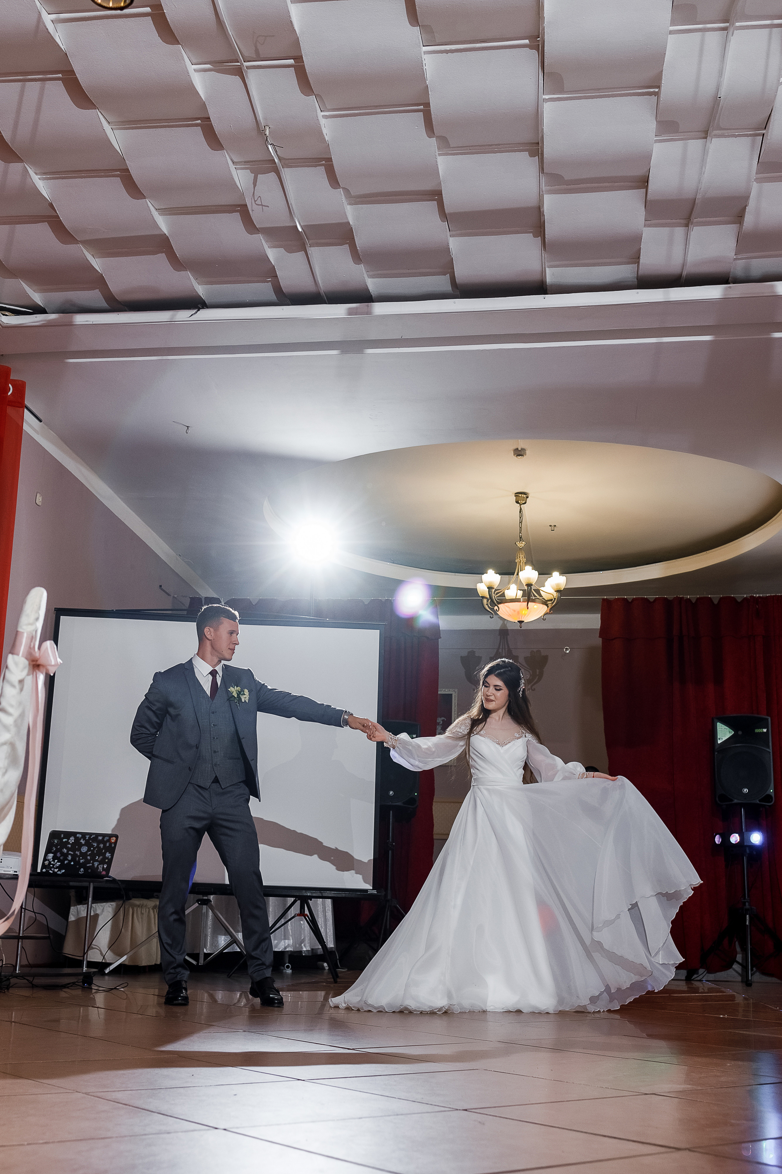 Традиционная свадебная церемония и романтическая фотосессия в парке. Олег Сверчков | Свадебный фотограф Вологда