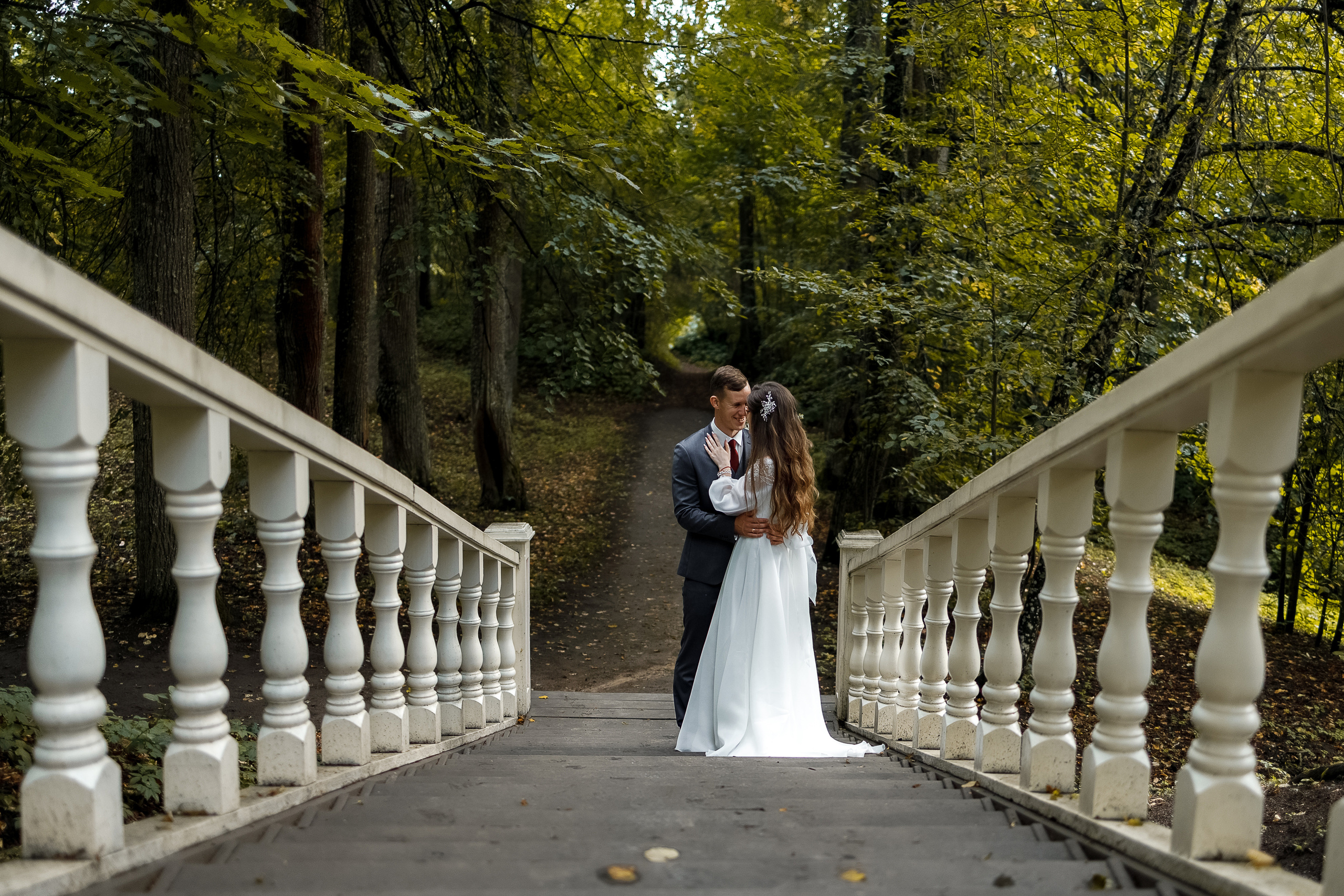 Традиционная свадебная церемония и романтическая фотосессия в парке. Олег Сверчков | Свадебный фотограф Вологда
