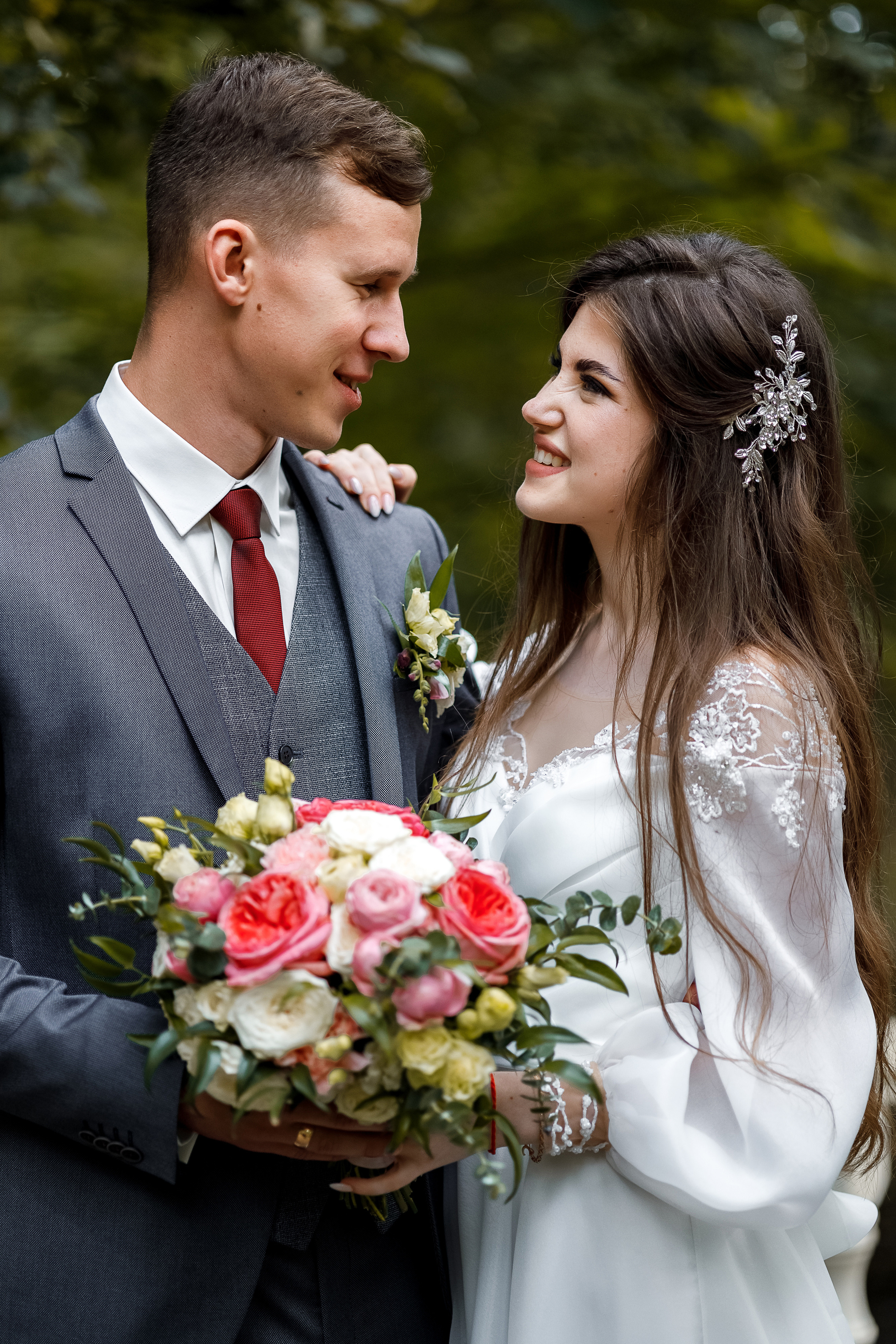 Традиционная свадебная церемония и романтическая фотосессия в парке. Олег Сверчков | Свадебный фотограф Вологда