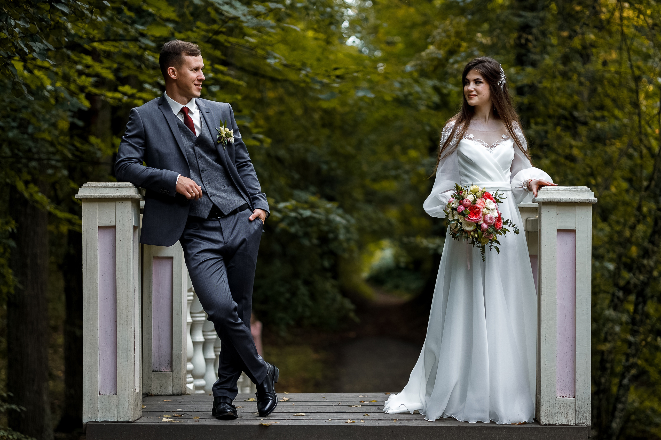 Традиционная свадебная церемония и романтическая фотосессия в парке. Олег Сверчков | Свадебный фотограф Вологда