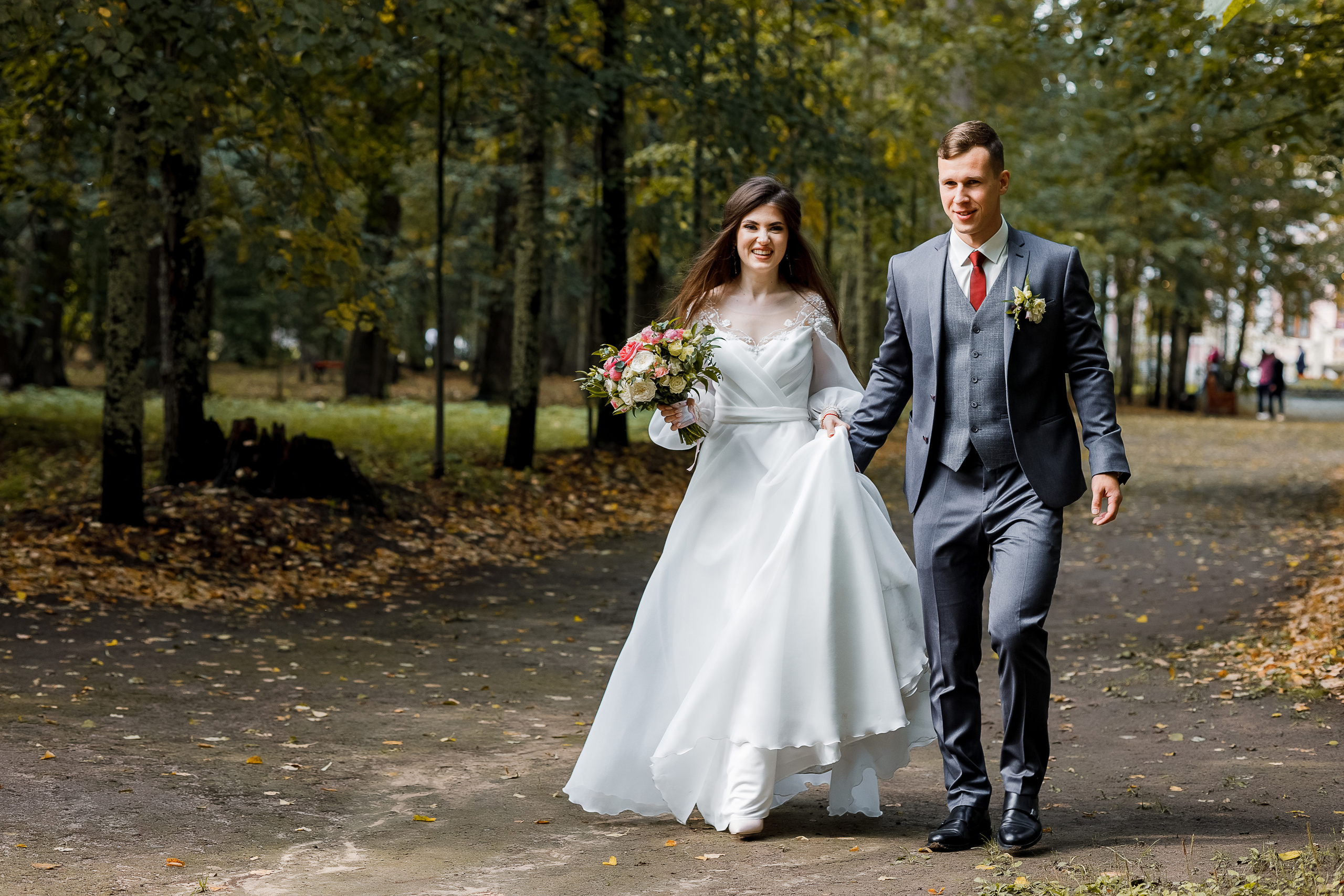 Традиционная свадебная церемония и романтическая фотосессия в парке. Олег Сверчков | Свадебный фотограф Вологда