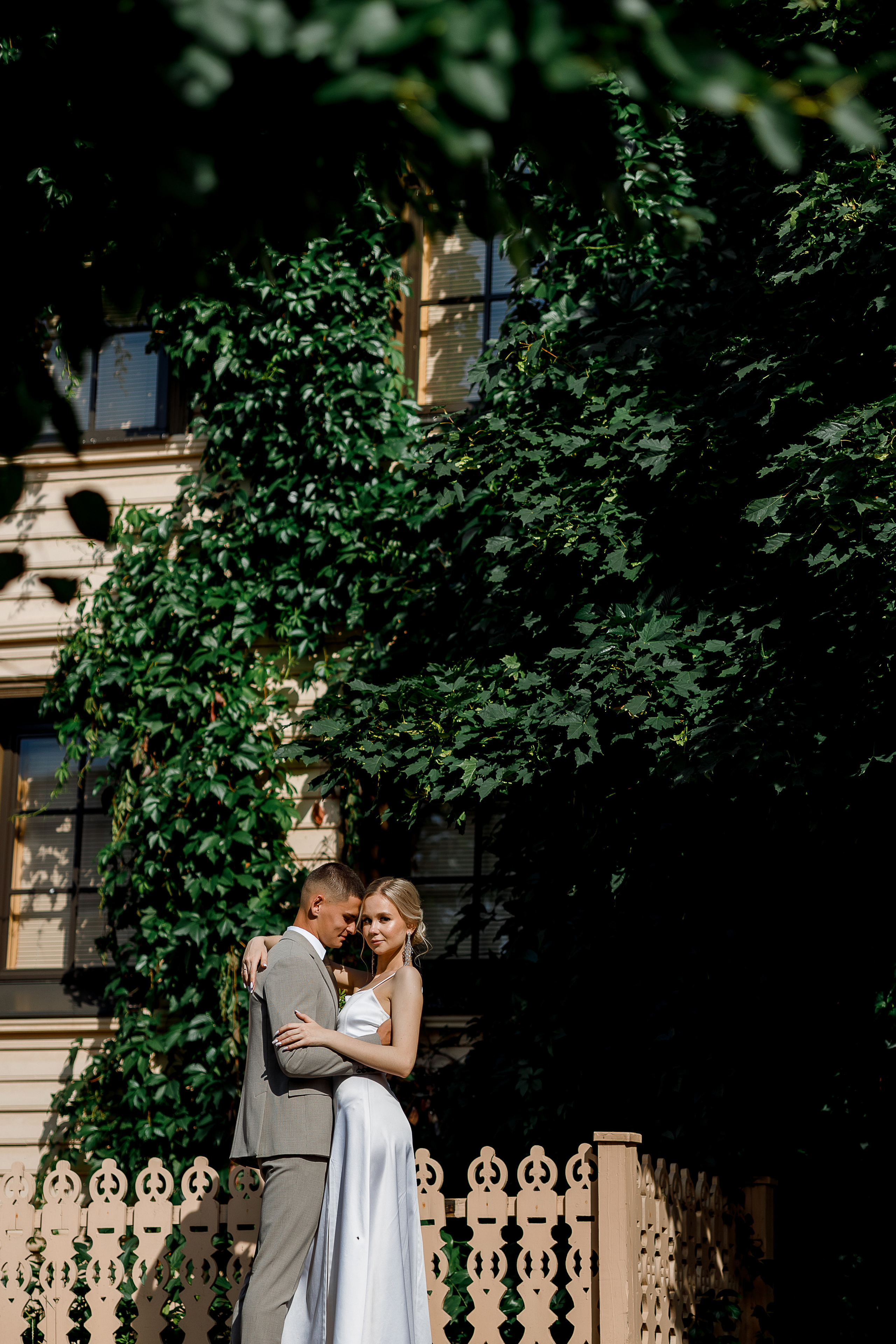 Романтическая фотосессия в самом центре города. Олег Сверчков | Свадебный фотограф Вологда
