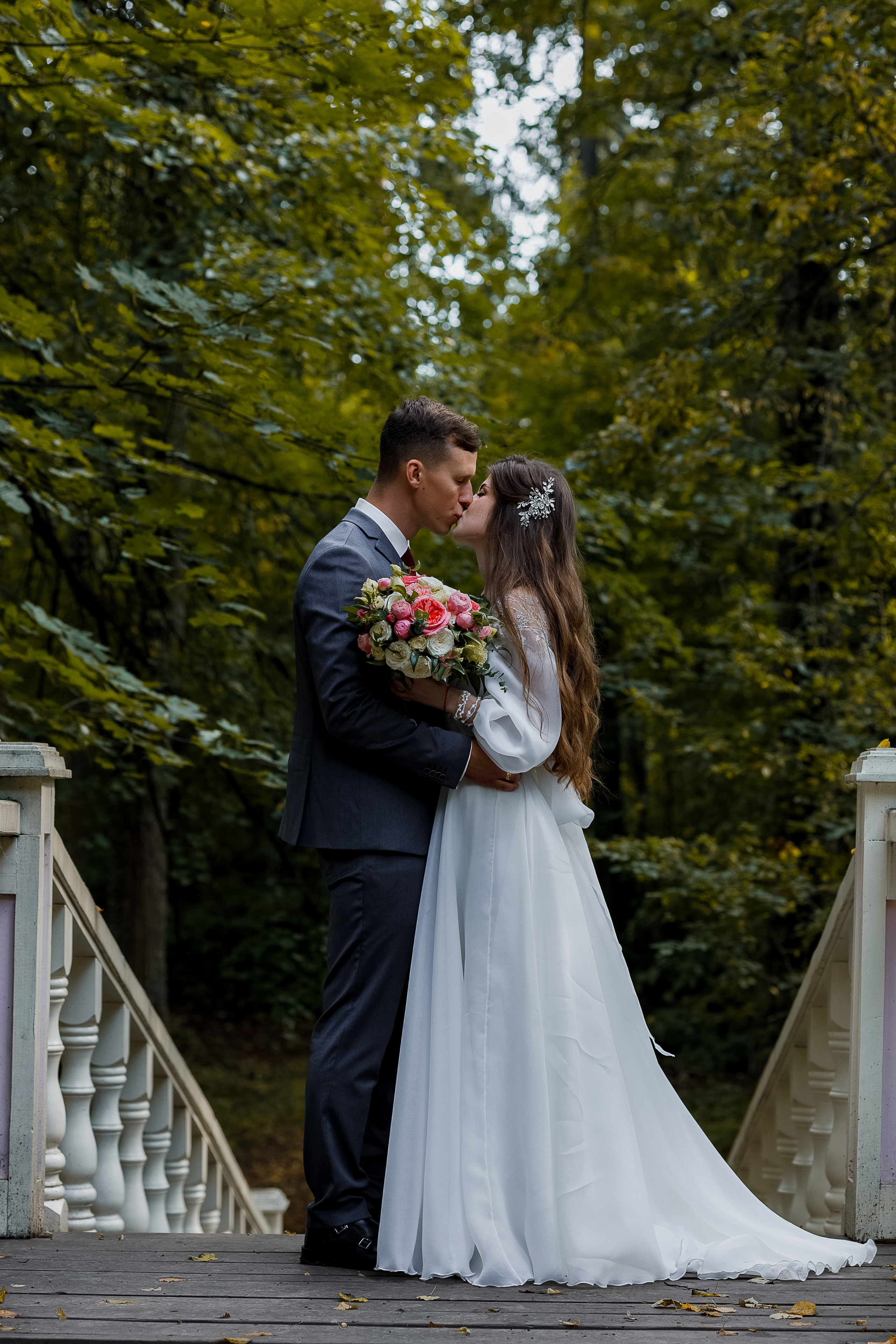 Традиционная свадебная церемония и романтическая фотосессия в парке. Олег Сверчков | Свадебный фотограф Вологда