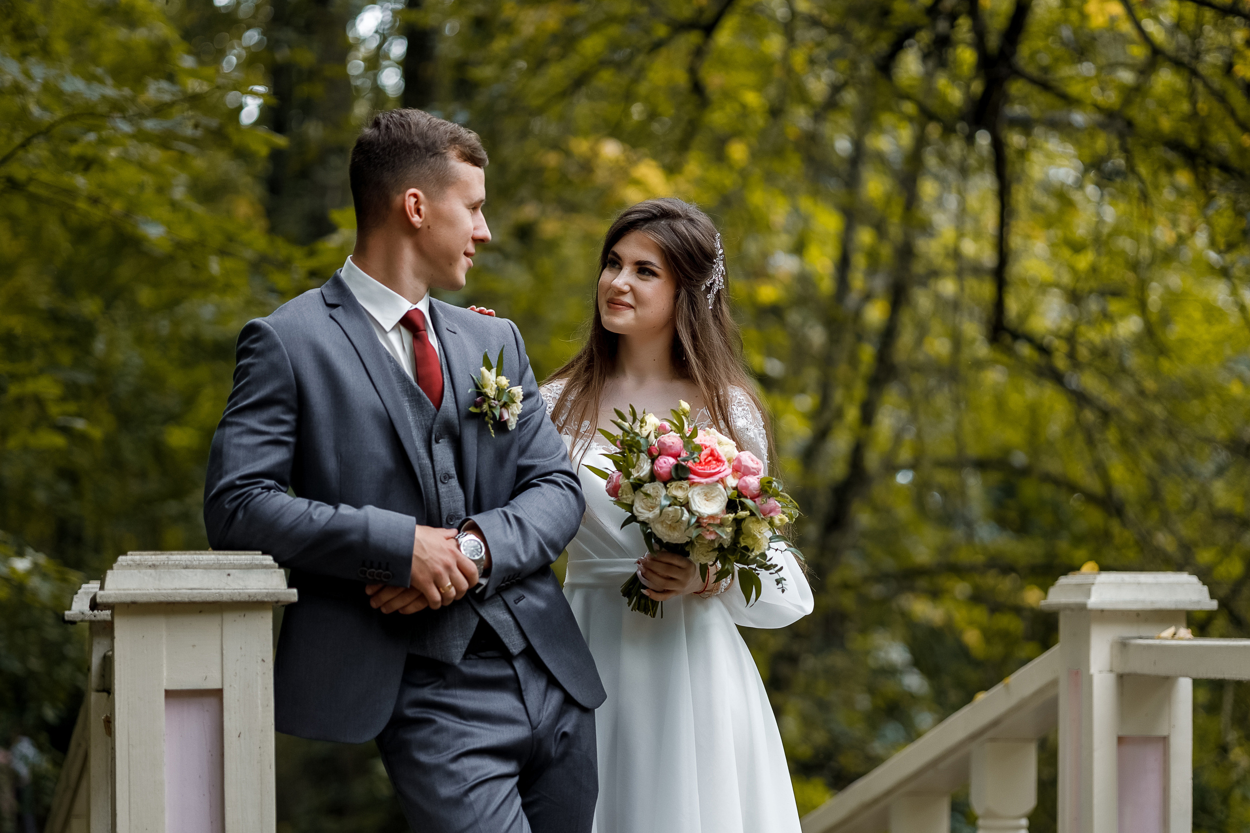 Традиционная свадебная церемония и романтическая фотосессия в парке. Олег Сверчков | Свадебный фотограф Вологда