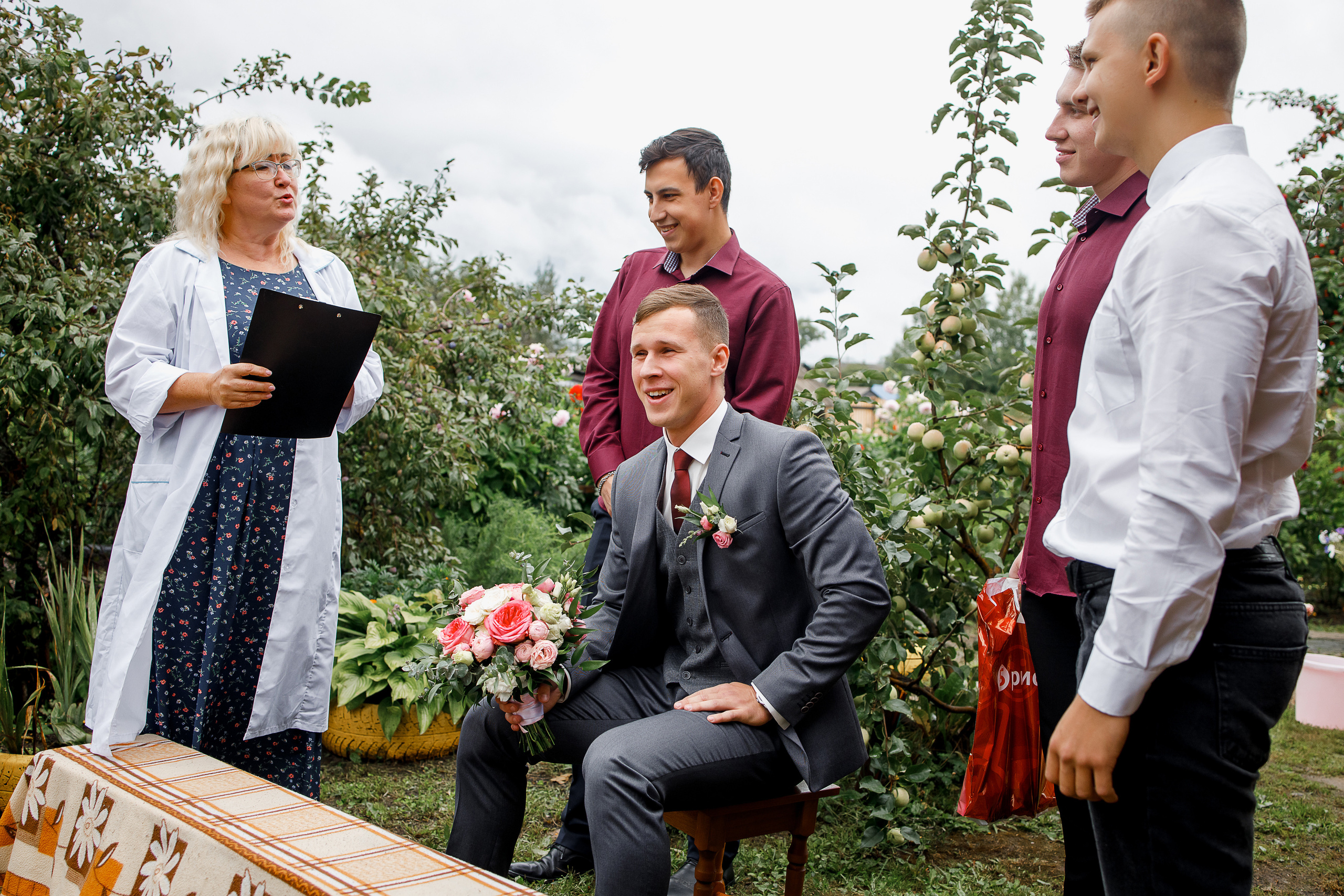 Традиционная свадебная церемония и романтическая фотосессия в парке. Олег Сверчков | Свадебный фотограф Вологда