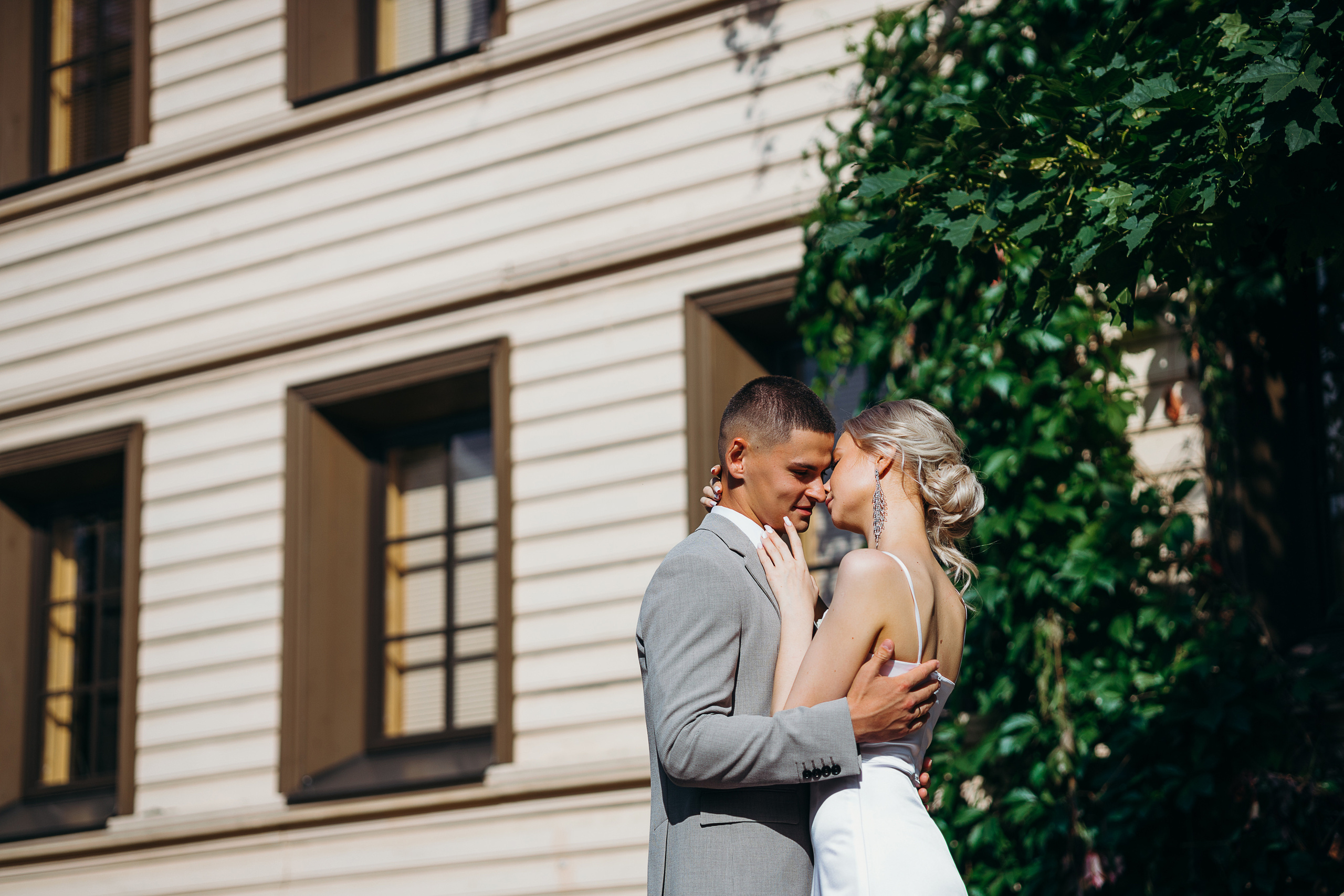 Романтическая фотосессия в самом центре города. Олег Сверчков | Свадебный фотограф Вологда