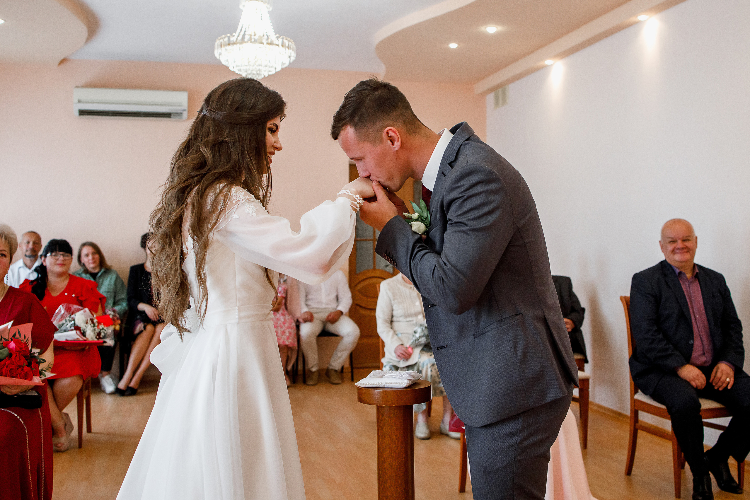 Традиционная свадебная церемония и романтическая фотосессия в парке. Олег Сверчков | Свадебный фотограф Вологда