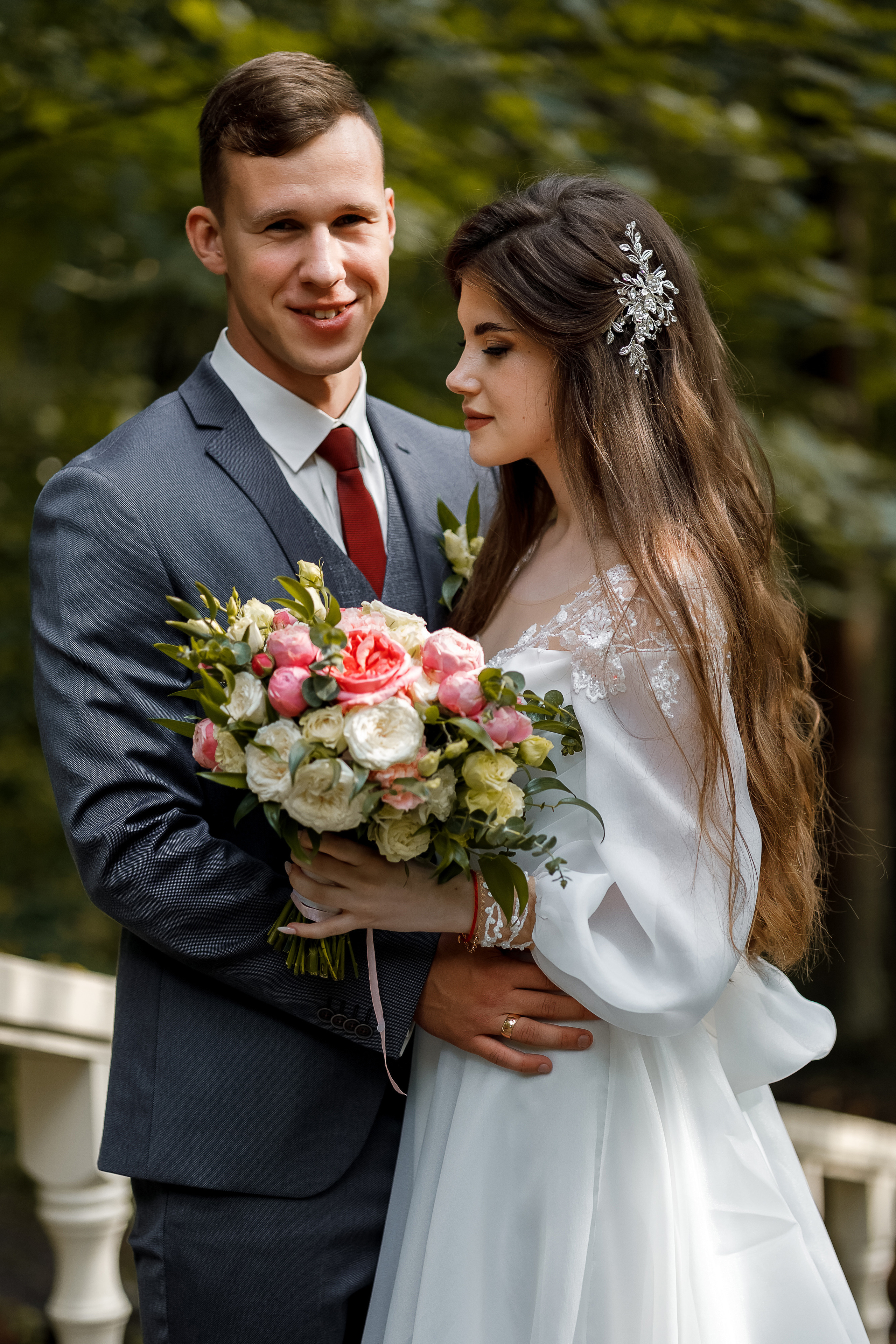 Традиционная свадебная церемония и романтическая фотосессия в парке. Олег Сверчков | Свадебный фотограф Вологда