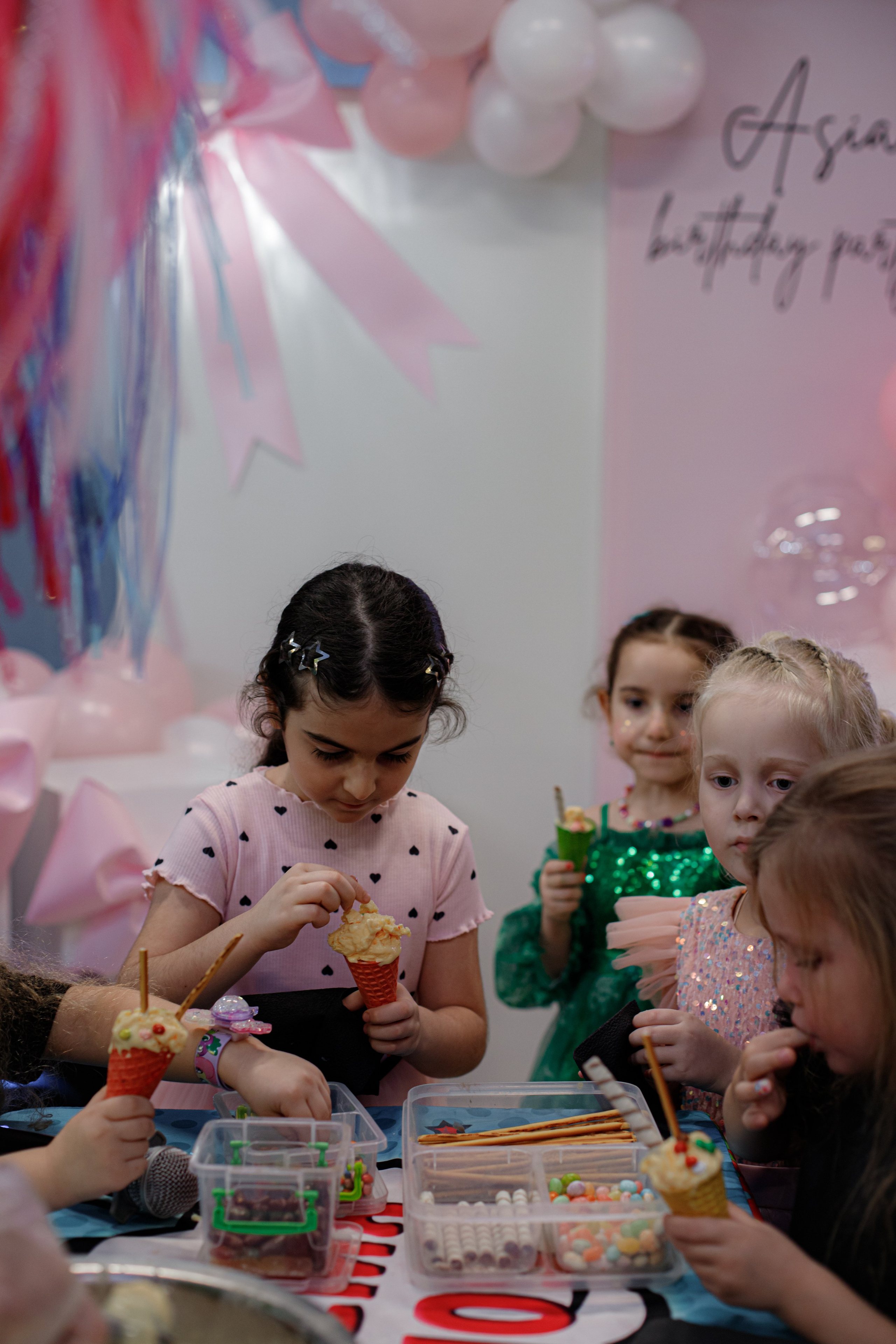 ASIA'S BIRTHDAY PARTY. Photokarish