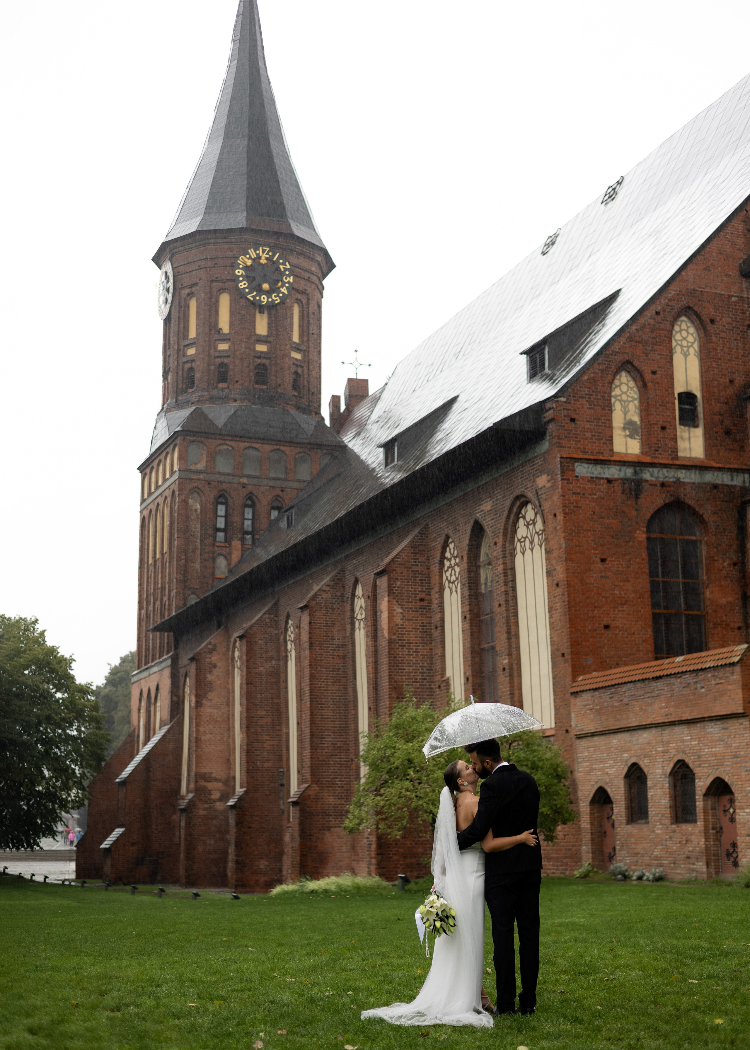 Свадьба Татьяна & Алексей | под дождем на острове Канта. Фотограф в Калининграде Сокирко Светлана