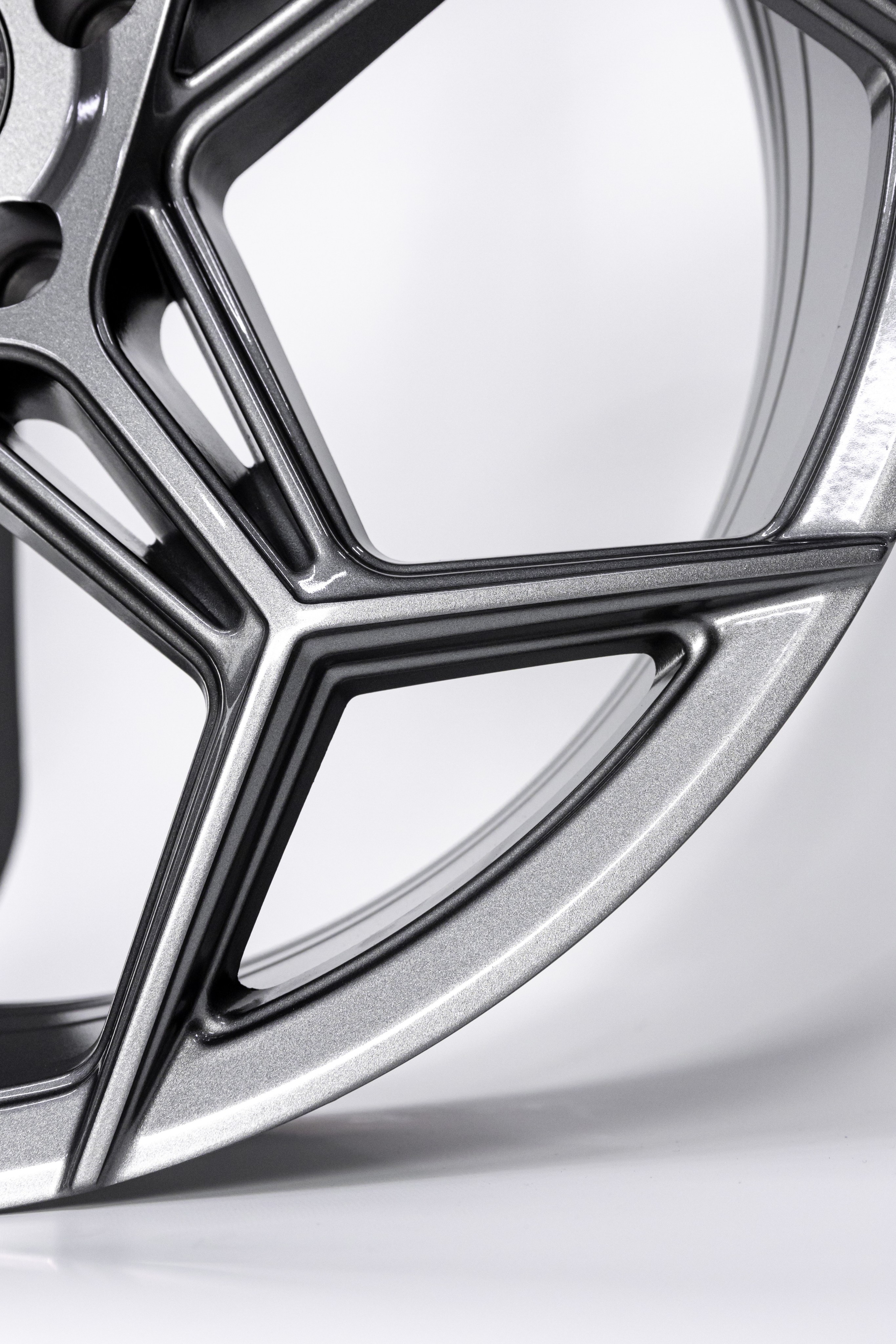 Фотографии автомобильных запчастей, дисков, шин. Фото и видео контент для бизнеса в Москве и Московской области