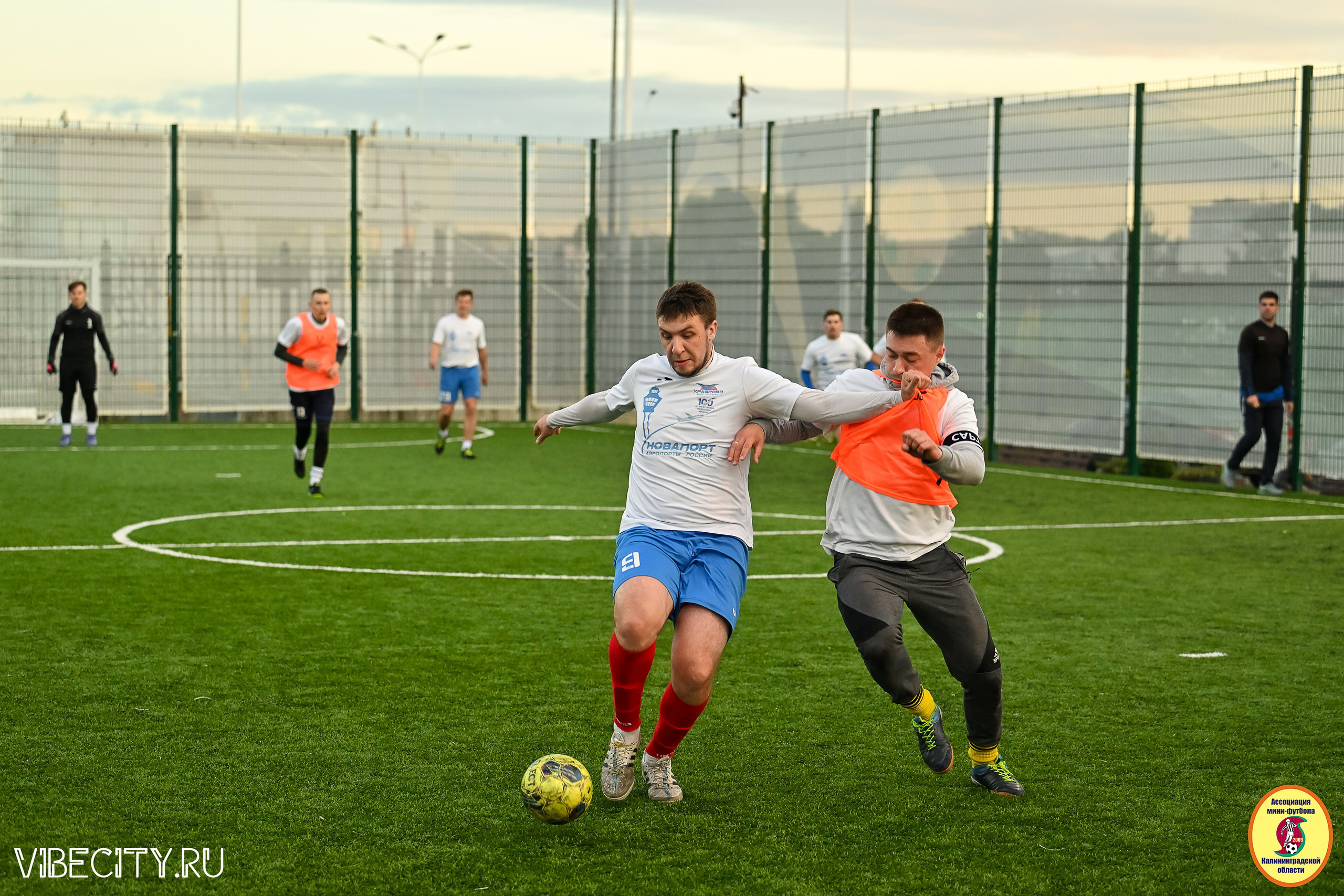 ИГРЫ МИНИ-ФУТБОЛЬНОЙ И КОРПОРАТИВНОЙ ЛИГИ. VIBECITY.RU Вайб Сити Ру Фоторепортажи Фотоотчеты Калининград
