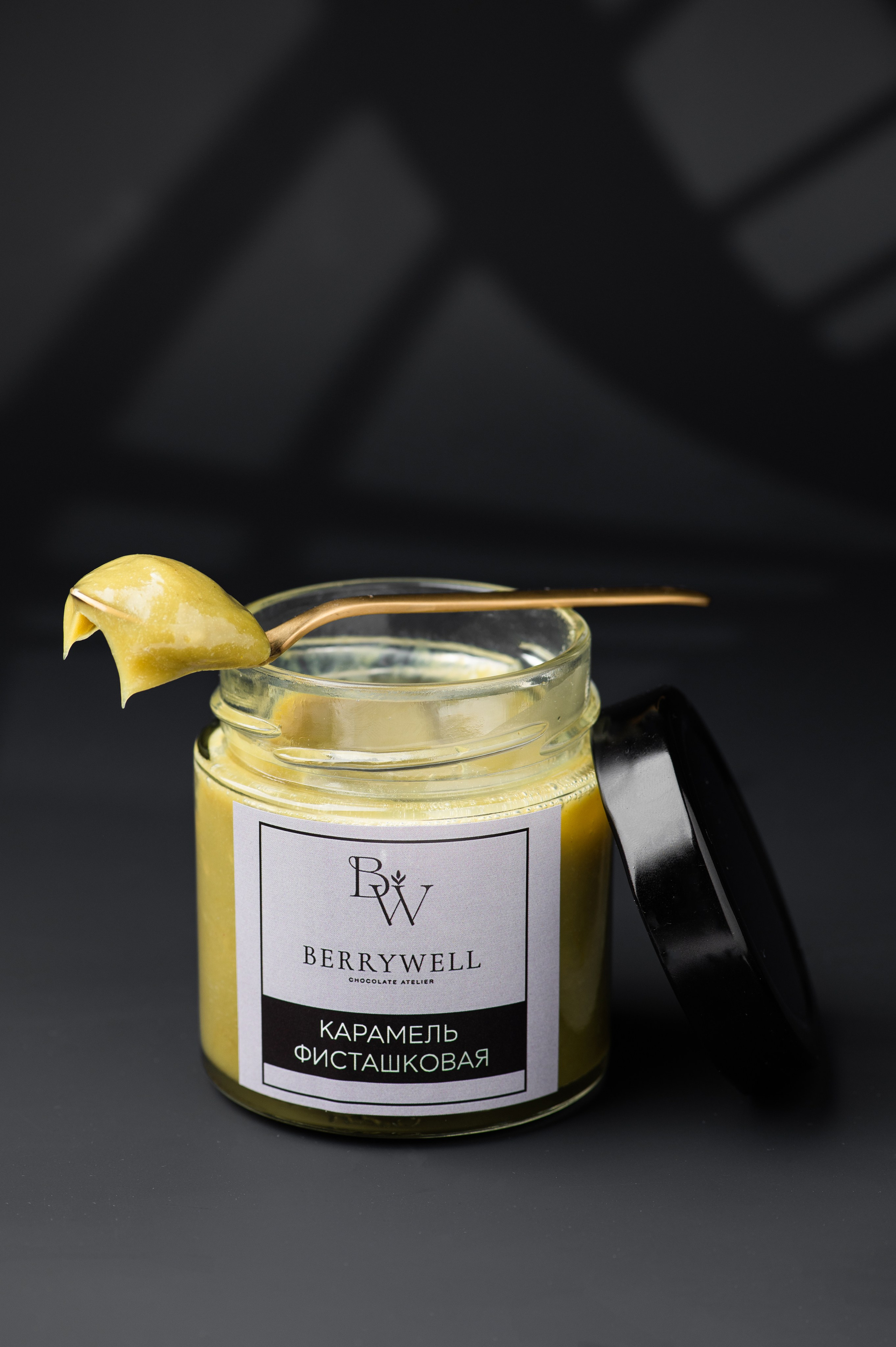 Фотографии клубники в шоколадке для социальных сетей. Предметный и фуд-фотограф в Москве Мария Гладких