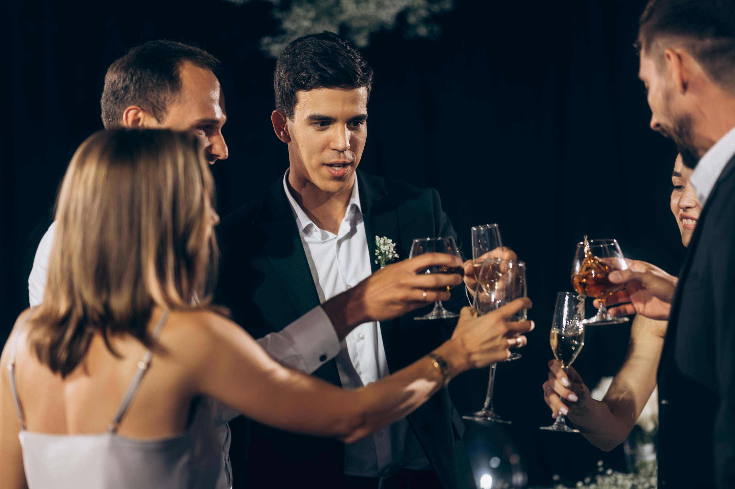 ОДНА СВАДЬБА ПОЛНОСТЬЮ. Свадебный организатор в Ростове-на-Дону Яснов Роман