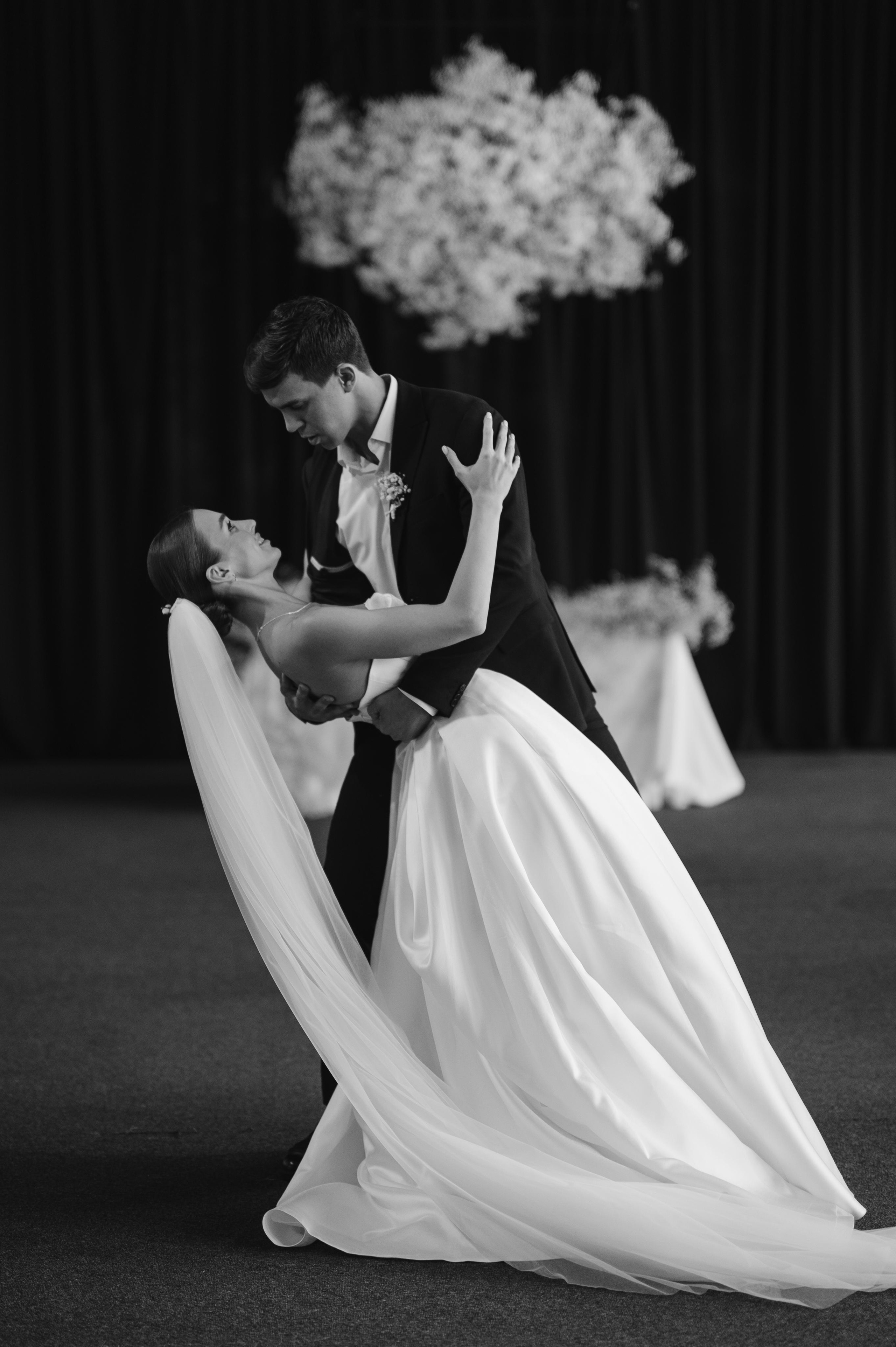 ОДНА СВАДЬБА ПОЛНОСТЬЮ. Свадебный организатор в Ростове-на-Дону Яснов Роман