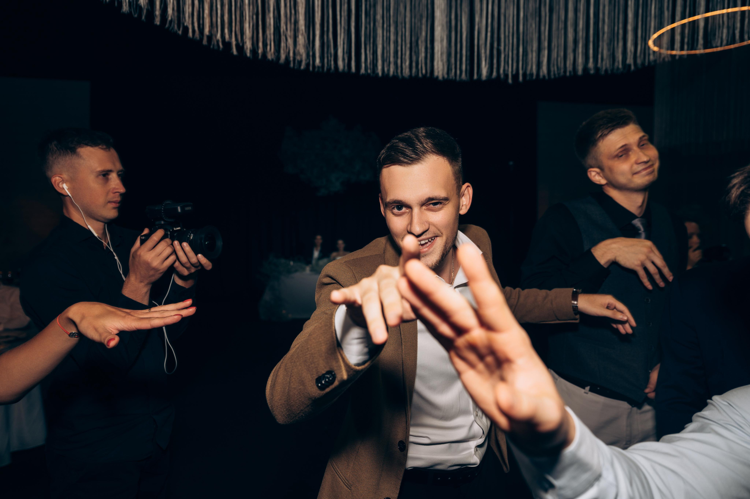 ОДНА СВАДЬБА ПОЛНОСТЬЮ. Свадебный организатор в Ростове-на-Дону Яснов Роман