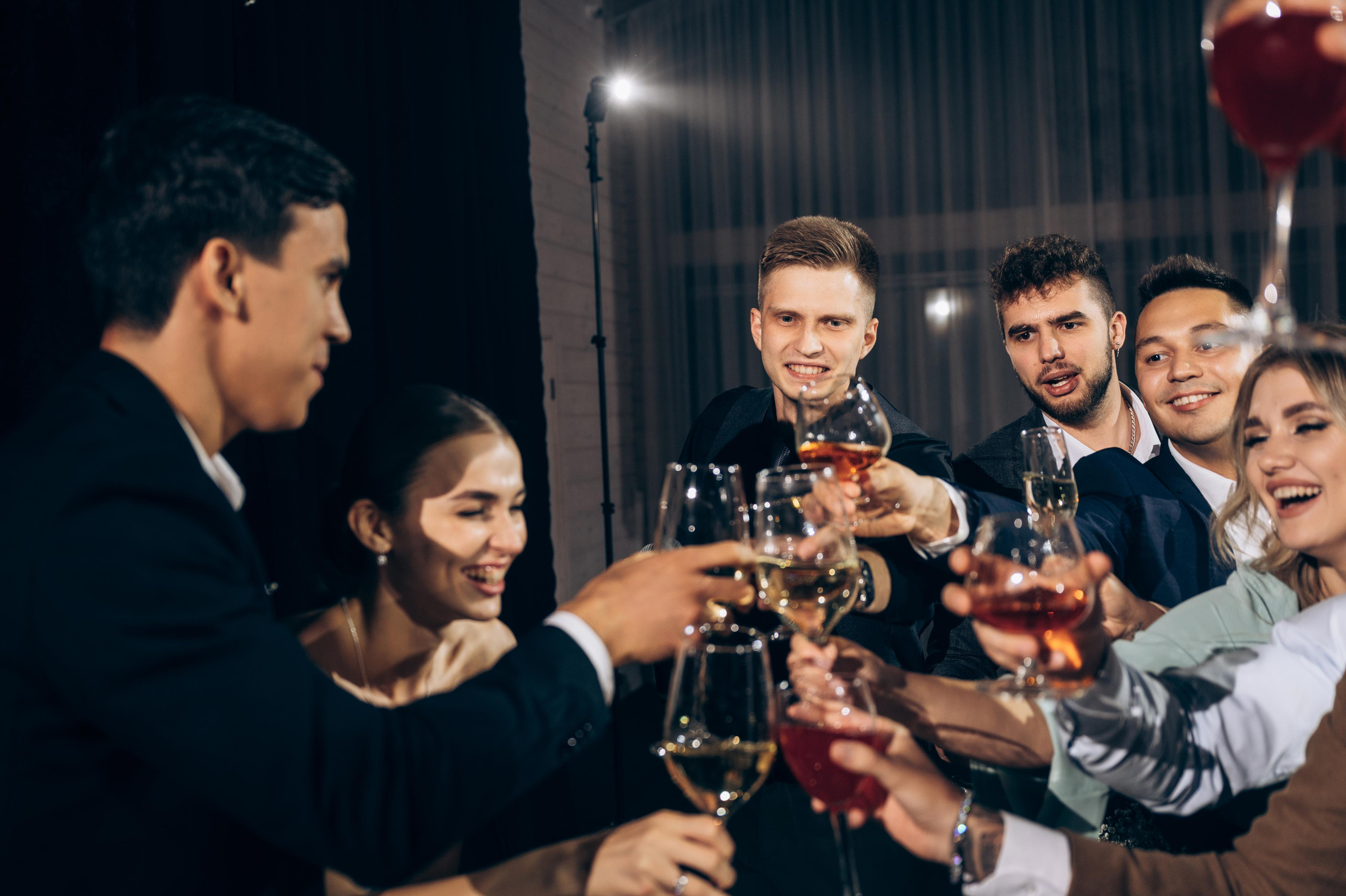 ОДНА СВАДЬБА ПОЛНОСТЬЮ. Свадебный организатор в Ростове-на-Дону Яснов Роман