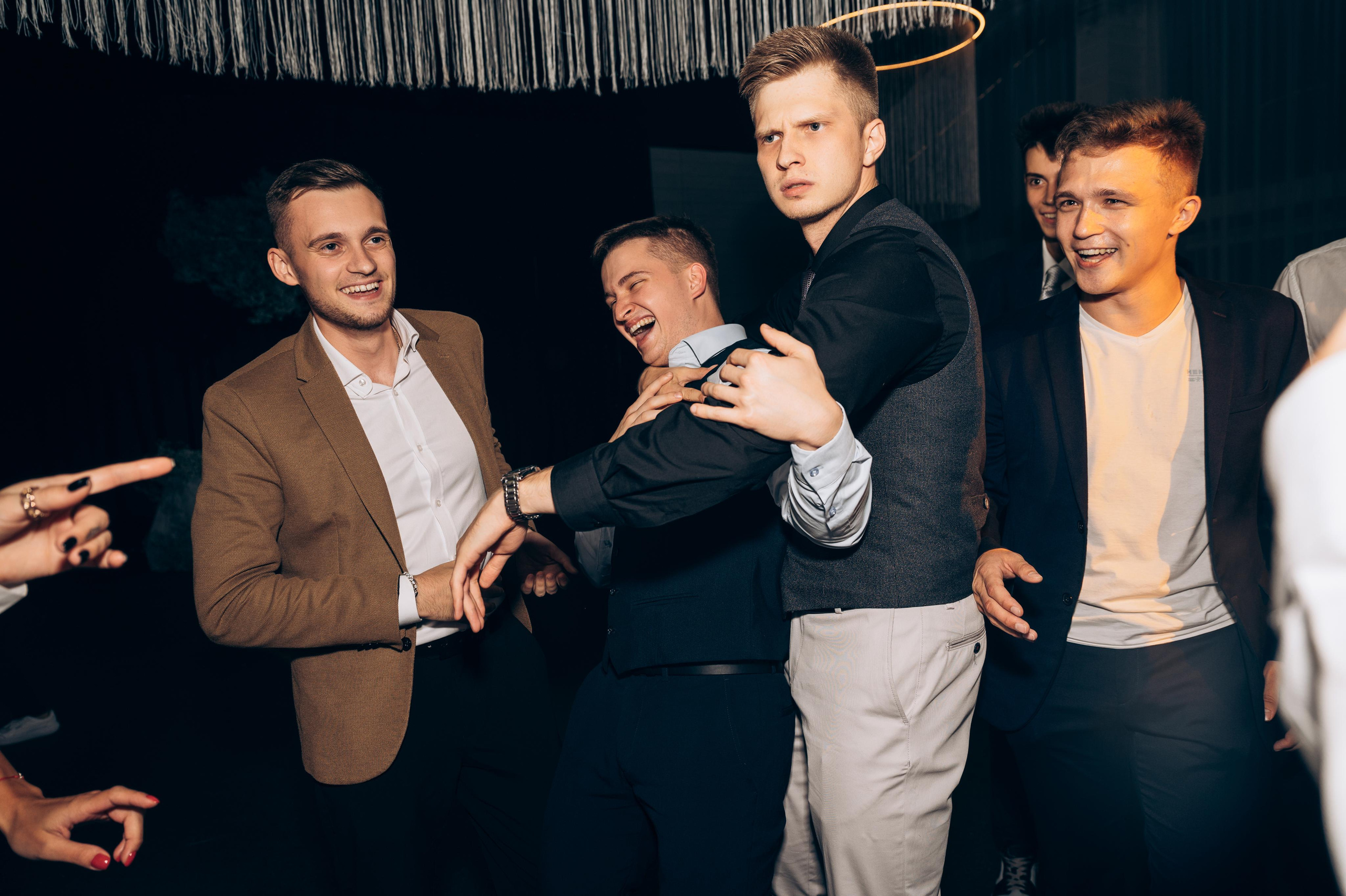 ОДНА СВАДЬБА ПОЛНОСТЬЮ. Свадебный организатор в Ростове-на-Дону Яснов Роман