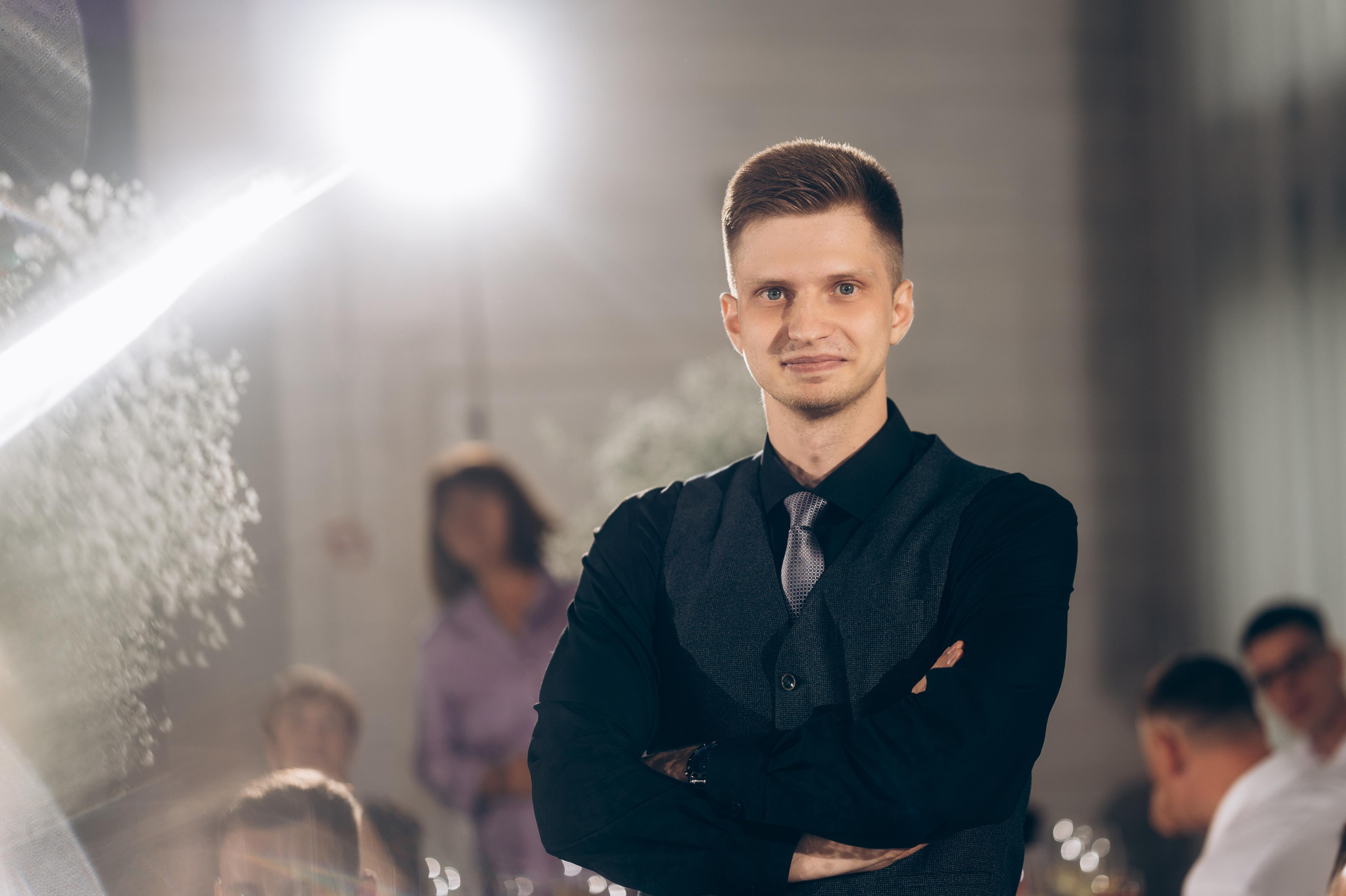 ОДНА СВАДЬБА ПОЛНОСТЬЮ. Свадебный организатор в Ростове-на-Дону Яснов Роман