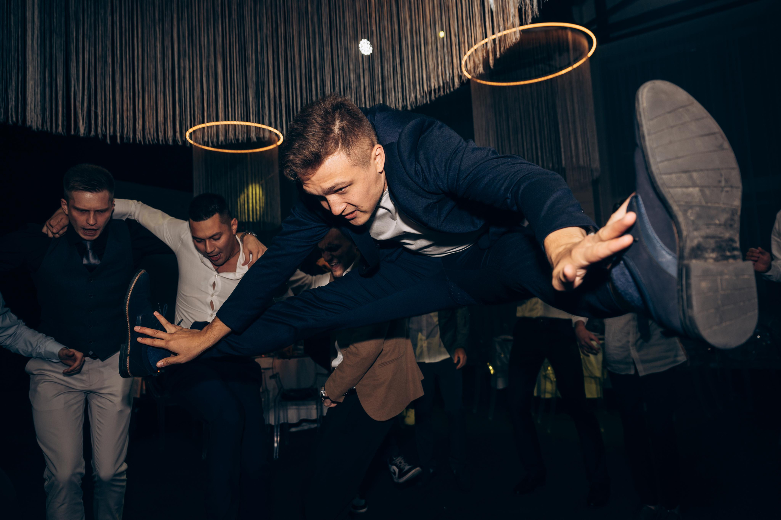 ОДНА СВАДЬБА ПОЛНОСТЬЮ. Свадебный организатор в Ростове-на-Дону Яснов Роман