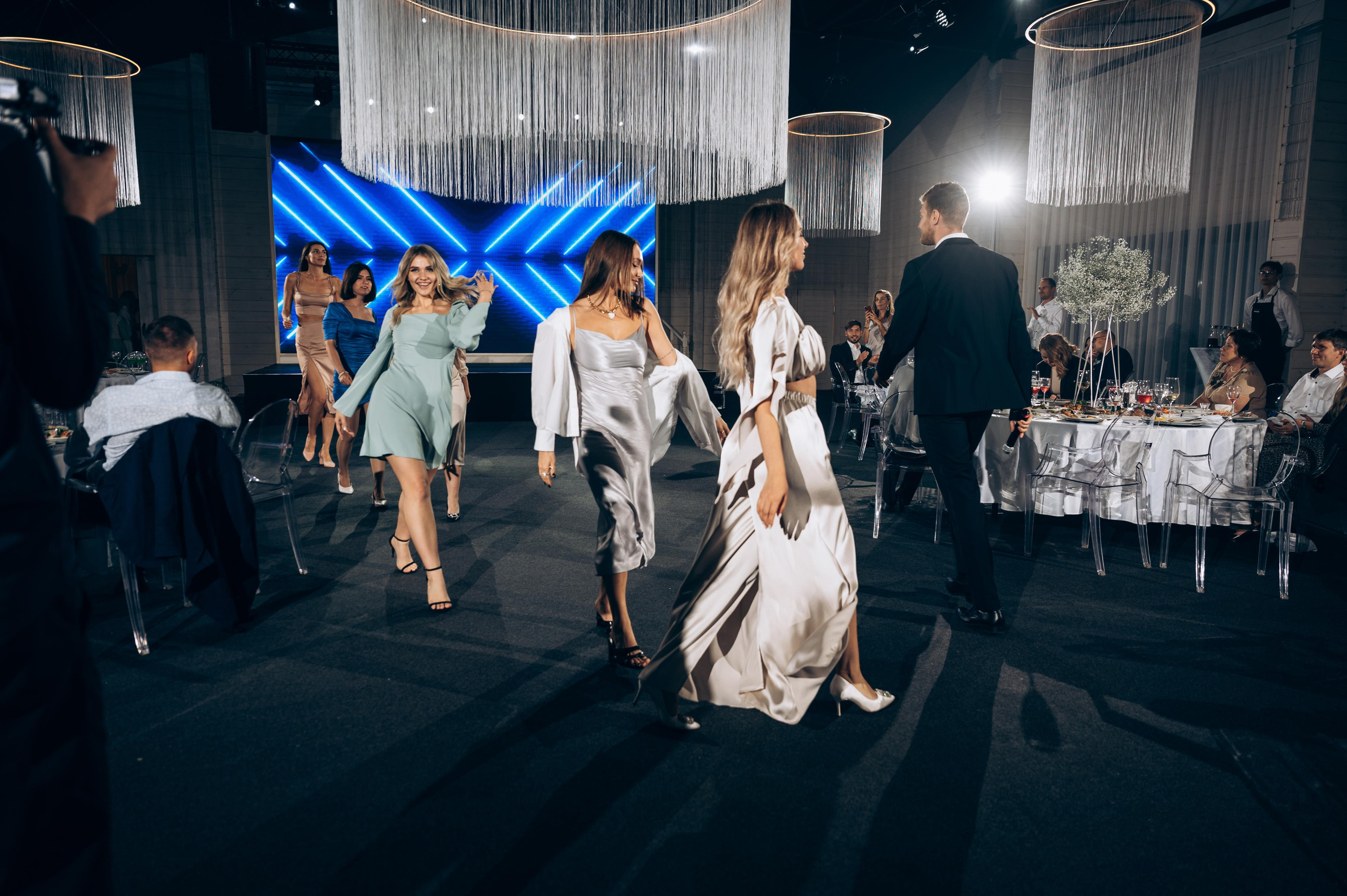 ОДНА СВАДЬБА ПОЛНОСТЬЮ. Свадебный организатор в Ростове-на-Дону Яснов Роман