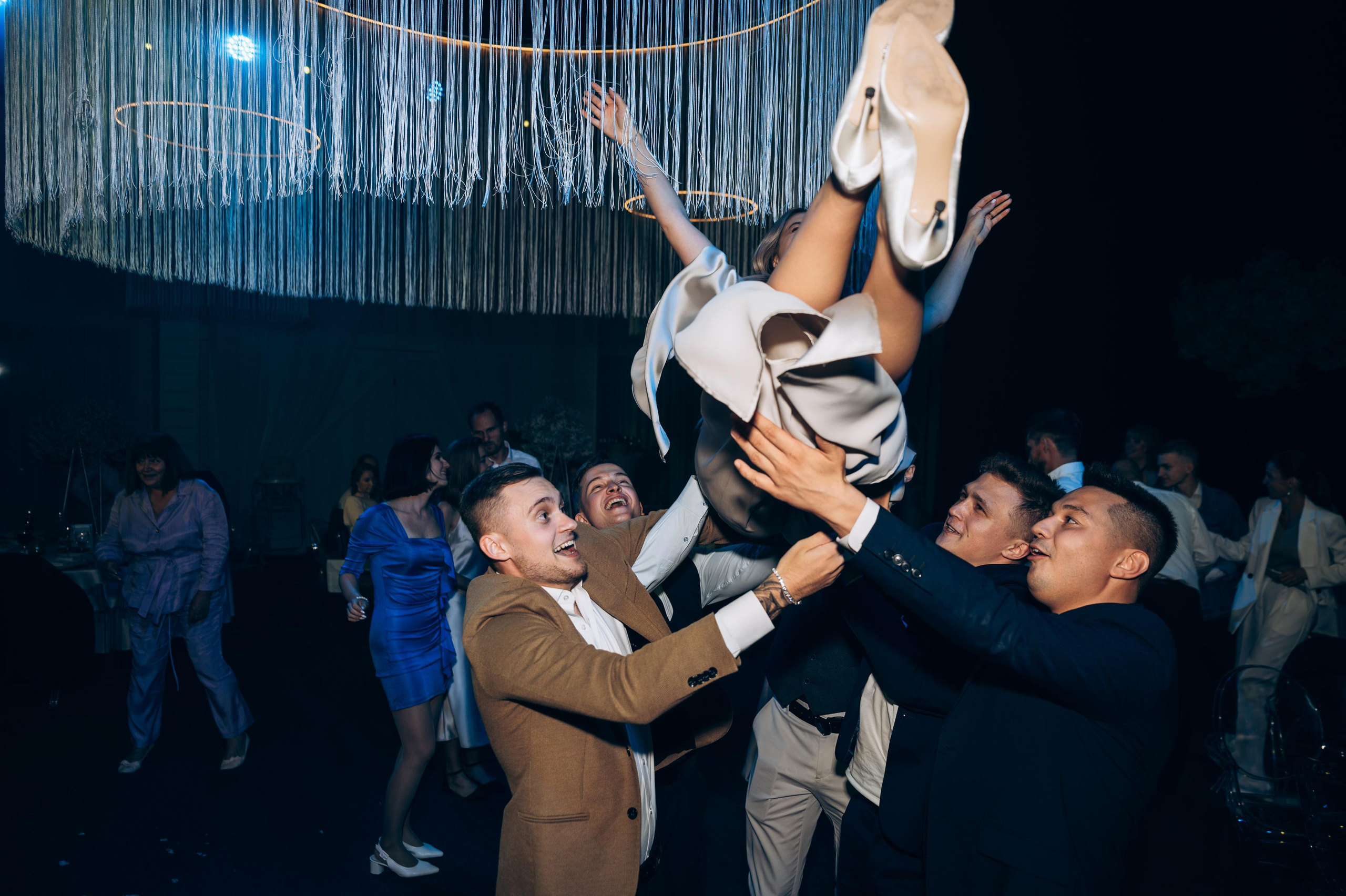 ОДНА СВАДЬБА ПОЛНОСТЬЮ. Свадебный организатор в Ростове-на-Дону Яснов Роман