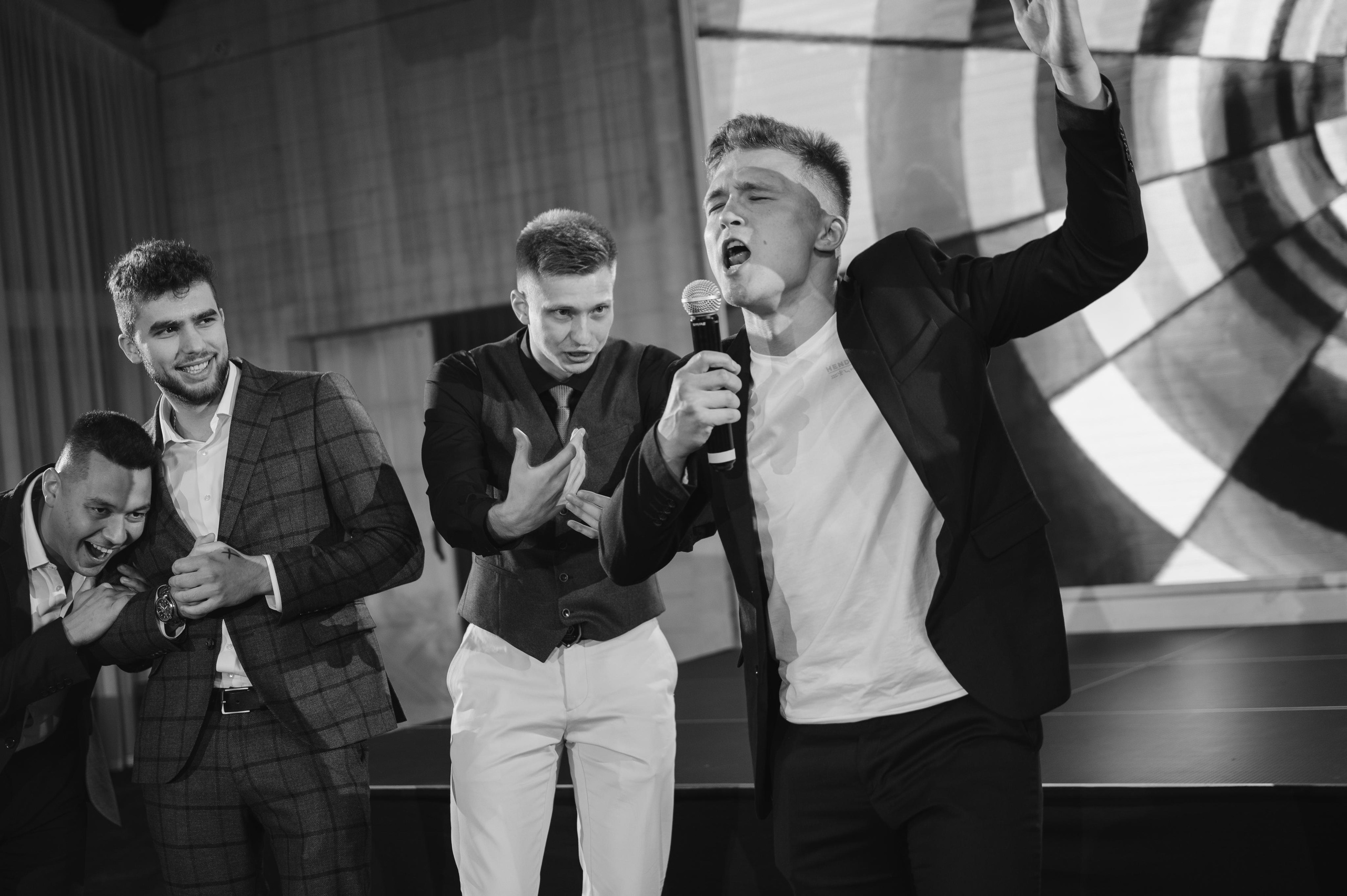 ОДНА СВАДЬБА ПОЛНОСТЬЮ. Свадебный организатор в Ростове-на-Дону Яснов Роман