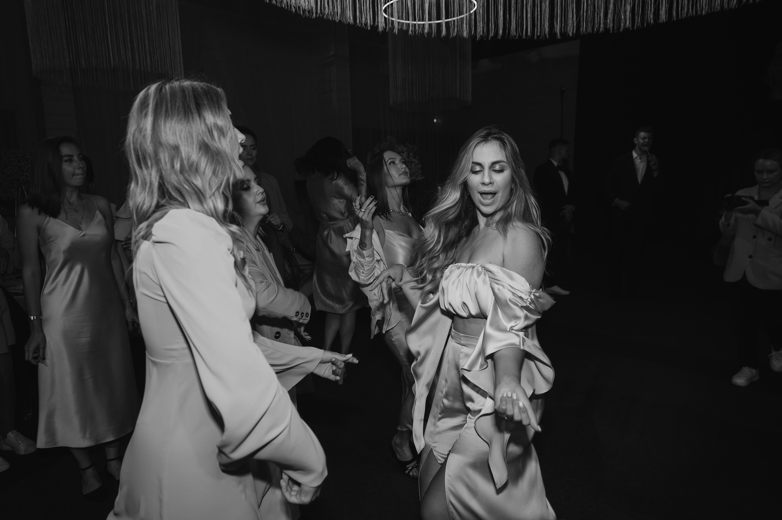 ОДНА СВАДЬБА ПОЛНОСТЬЮ. Свадебный организатор в Ростове-на-Дону Яснов Роман