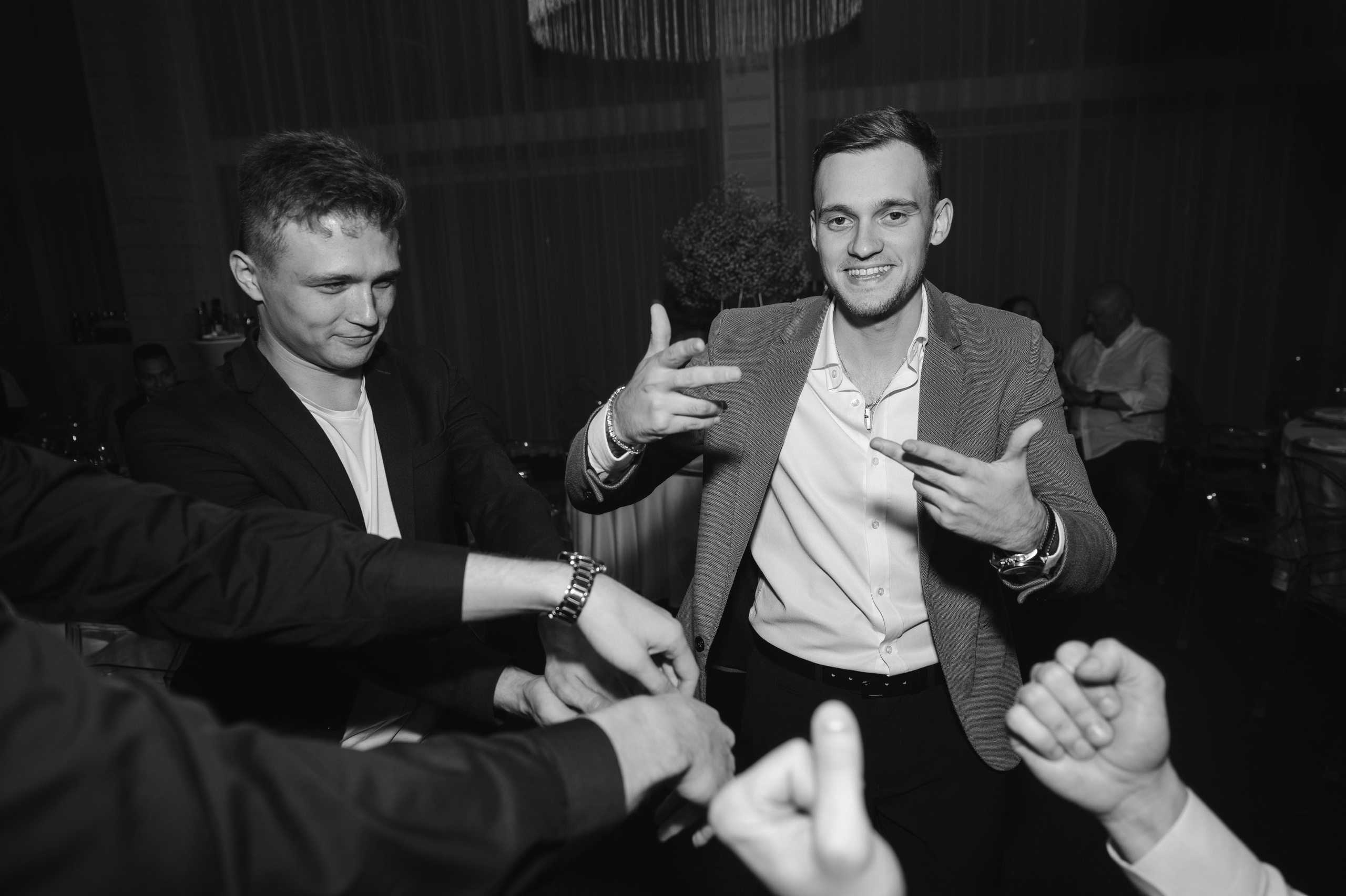 ОДНА СВАДЬБА ПОЛНОСТЬЮ. Свадебный организатор в Ростове-на-Дону Яснов Роман