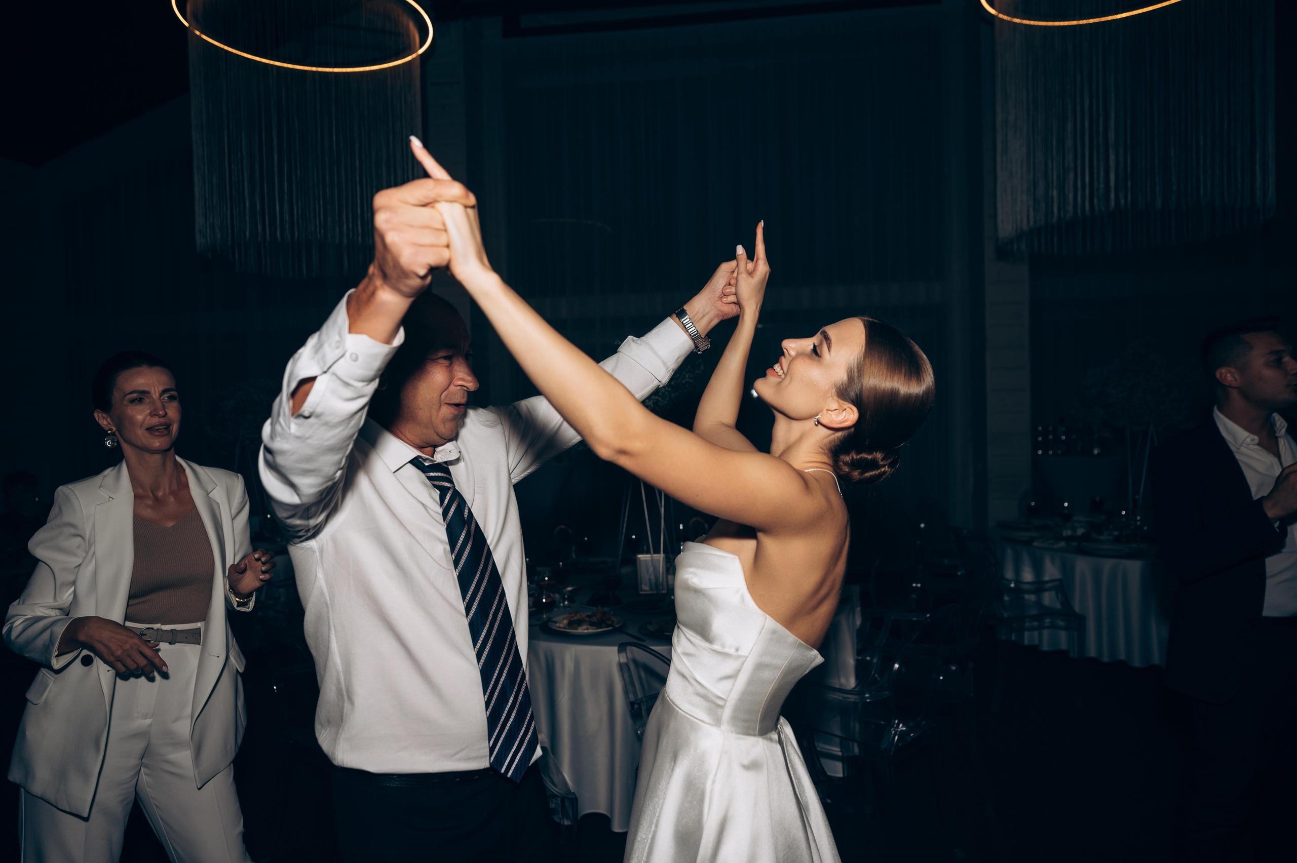 ОДНА СВАДЬБА ПОЛНОСТЬЮ. Свадебный организатор в Ростове-на-Дону Яснов Роман