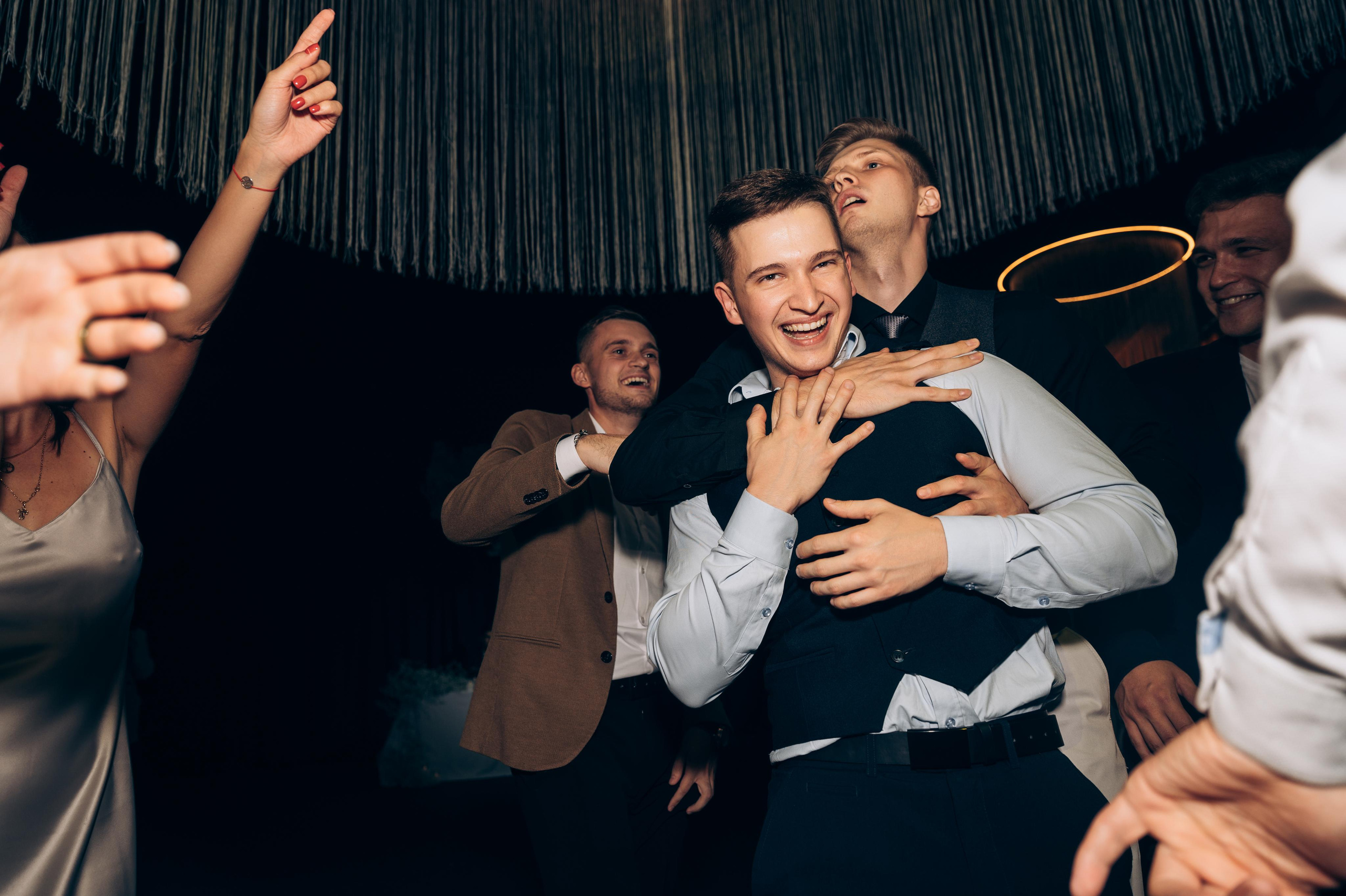 ОДНА СВАДЬБА ПОЛНОСТЬЮ. Свадебный организатор в Ростове-на-Дону Яснов Роман