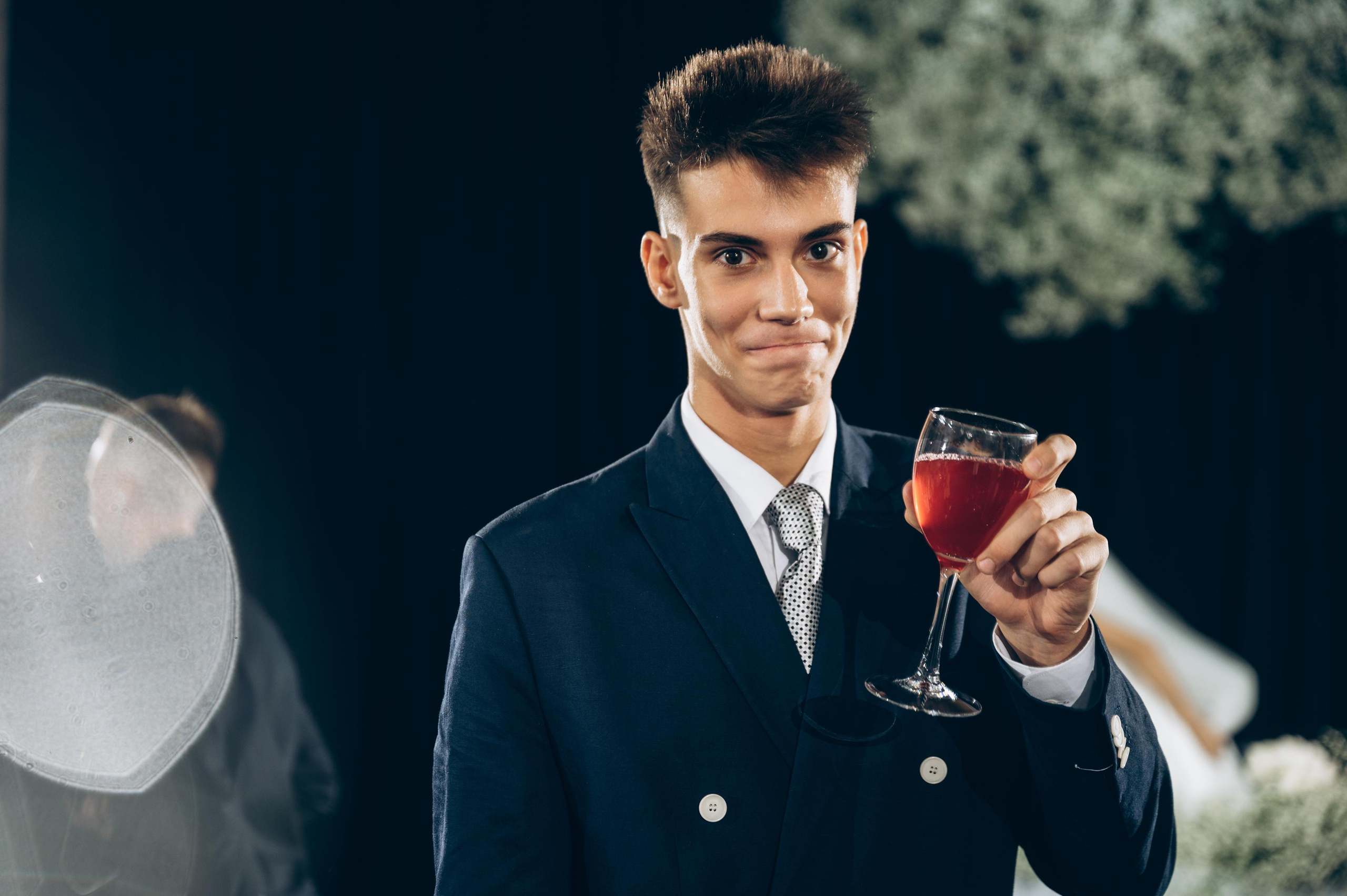 ОДНА СВАДЬБА ПОЛНОСТЬЮ. Свадебный организатор в Ростове-на-Дону Яснов Роман