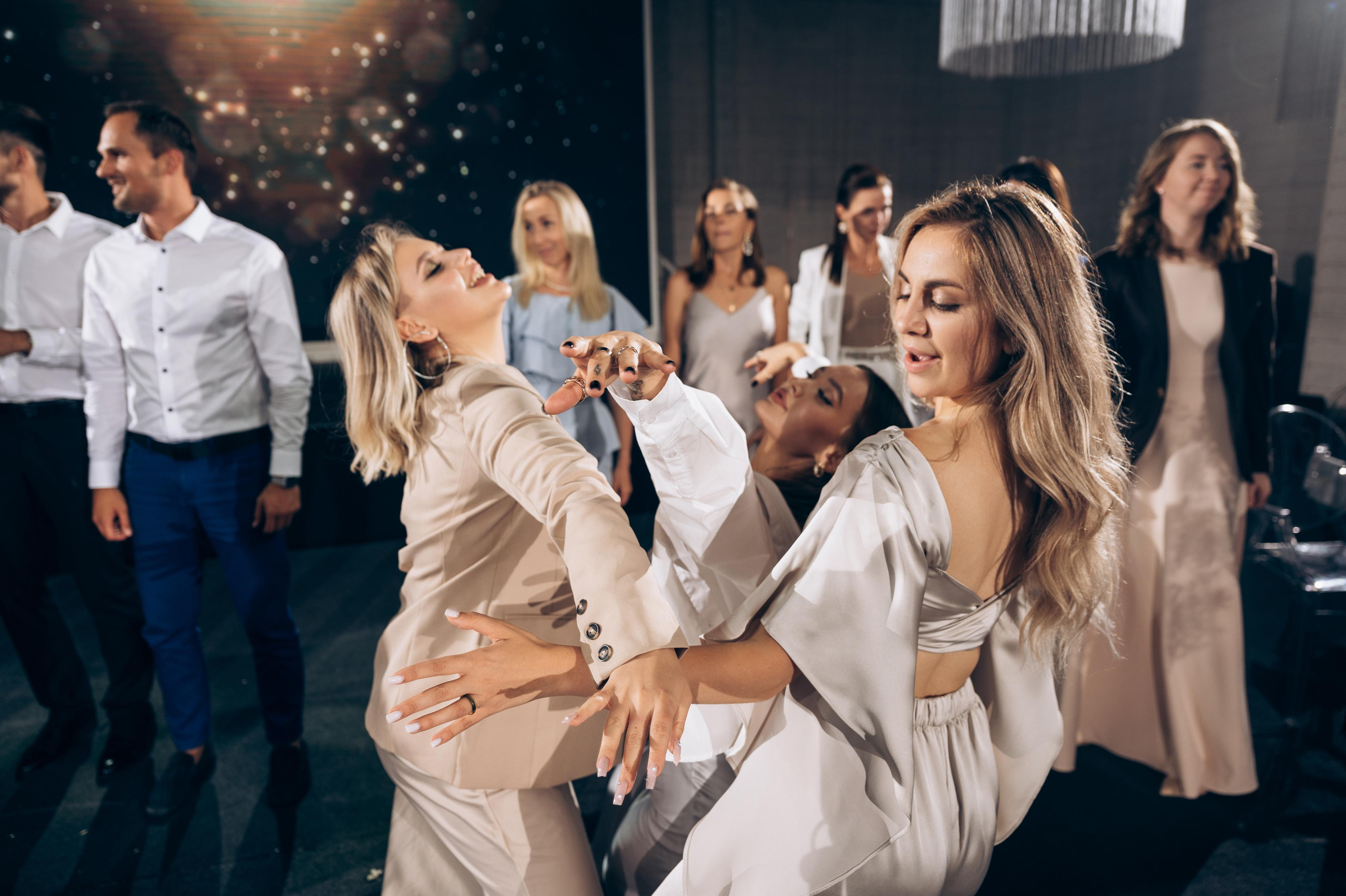 ОДНА СВАДЬБА ПОЛНОСТЬЮ. Свадебный организатор в Ростове-на-Дону Яснов Роман