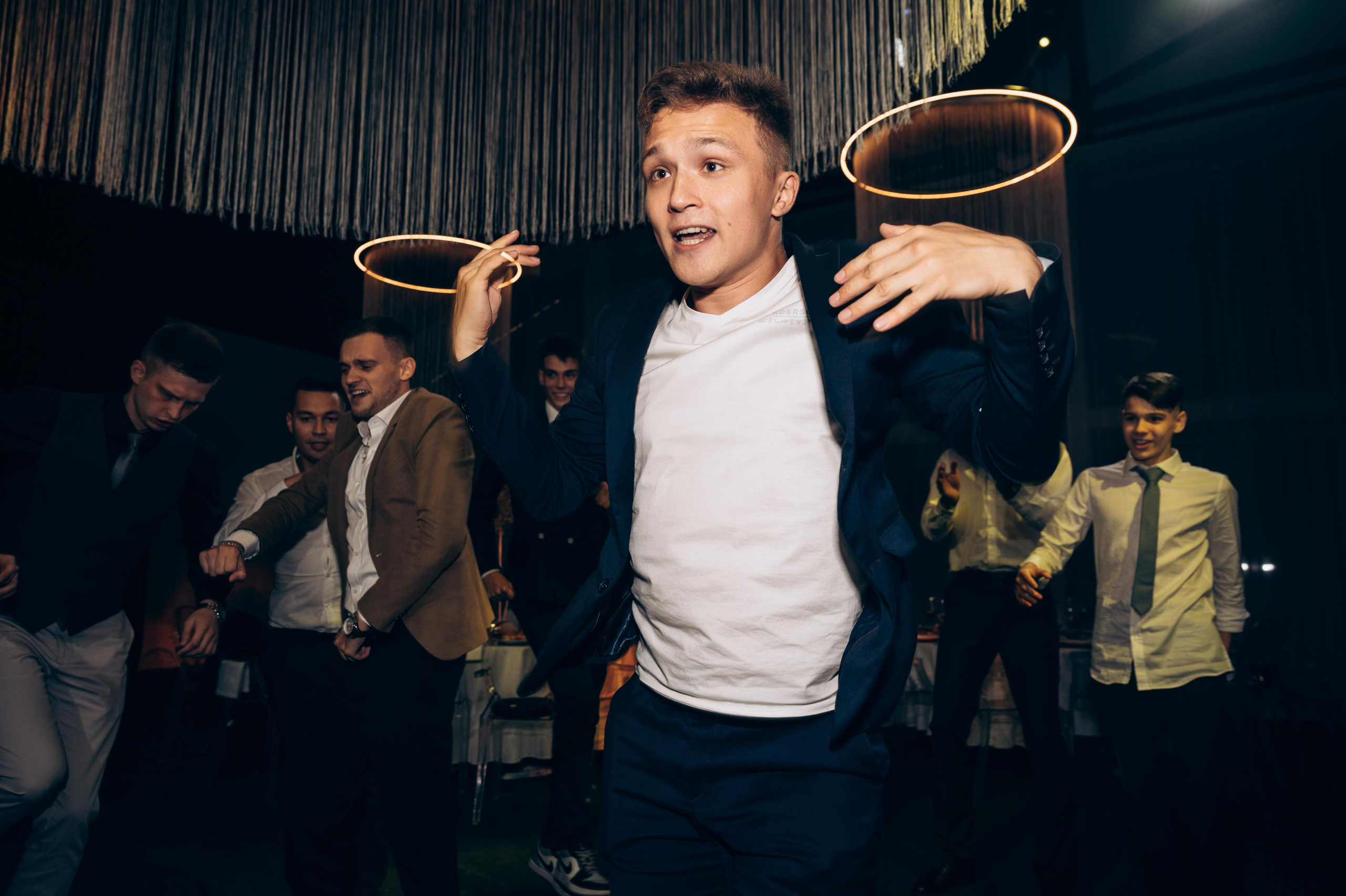 ОДНА СВАДЬБА ПОЛНОСТЬЮ. Свадебный организатор в Ростове-на-Дону Яснов Роман