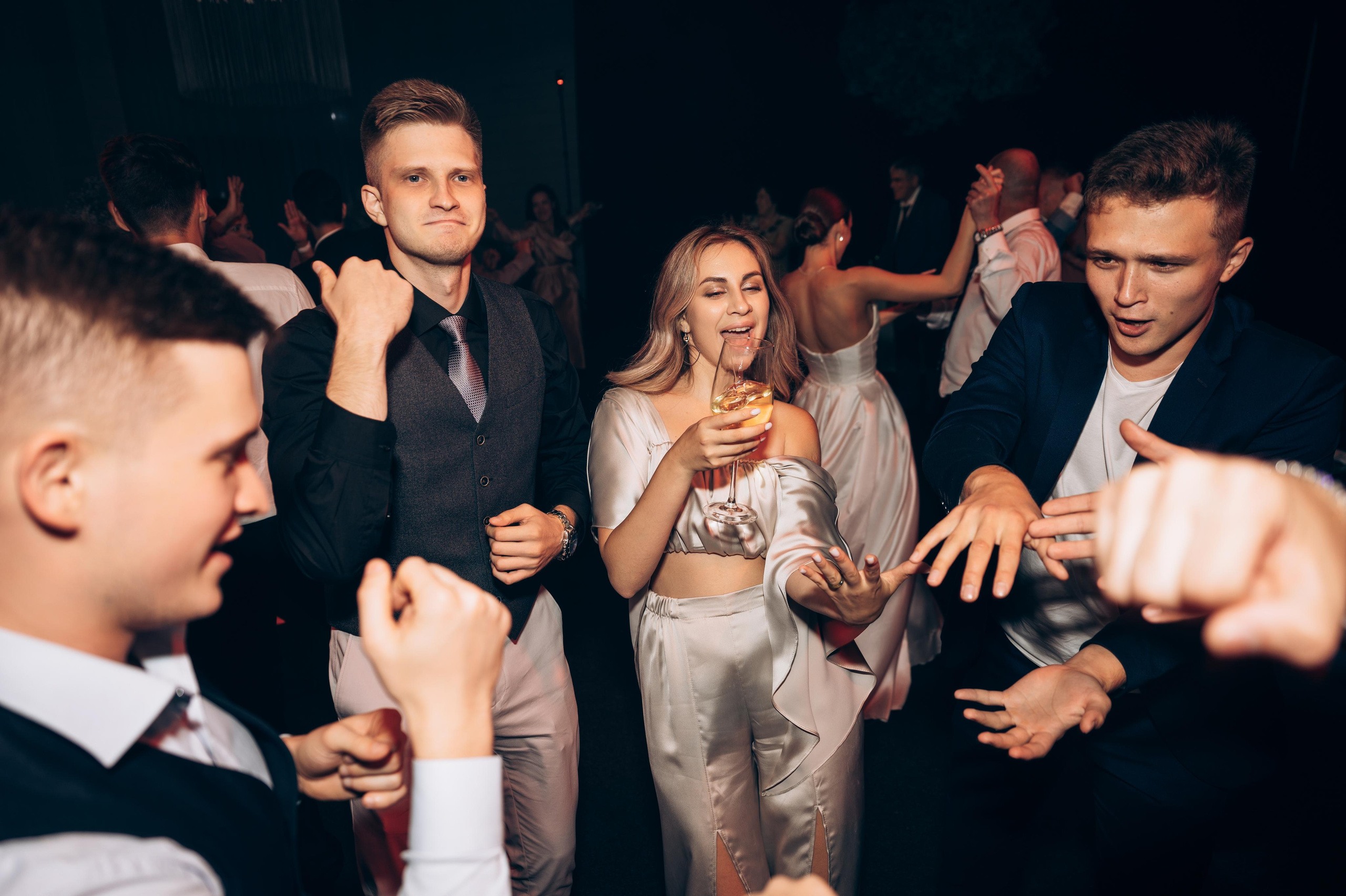 ОДНА СВАДЬБА ПОЛНОСТЬЮ. Свадебный организатор в Ростове-на-Дону Яснов Роман