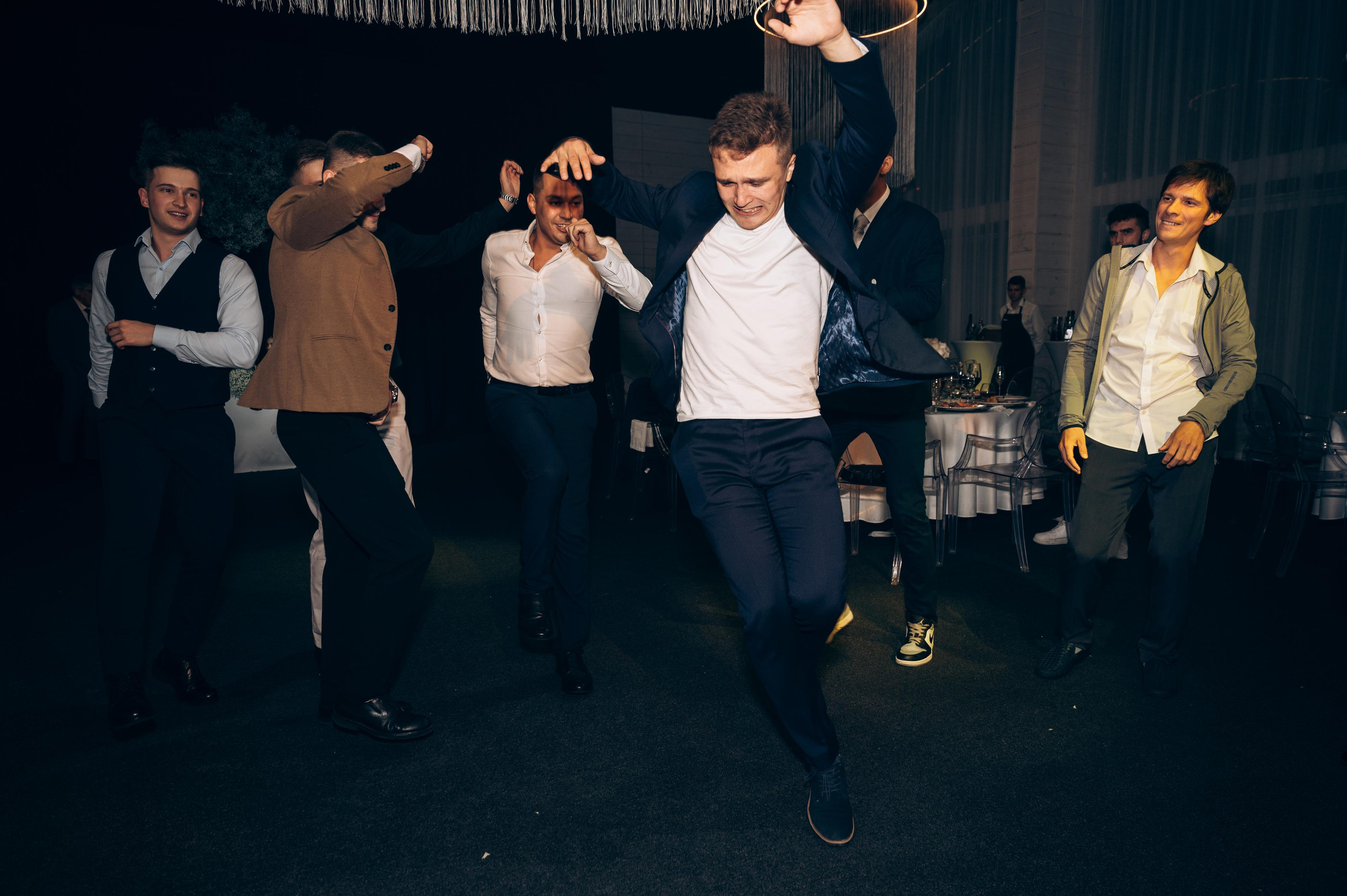 ОДНА СВАДЬБА ПОЛНОСТЬЮ. Свадебный организатор в Ростове-на-Дону Яснов Роман