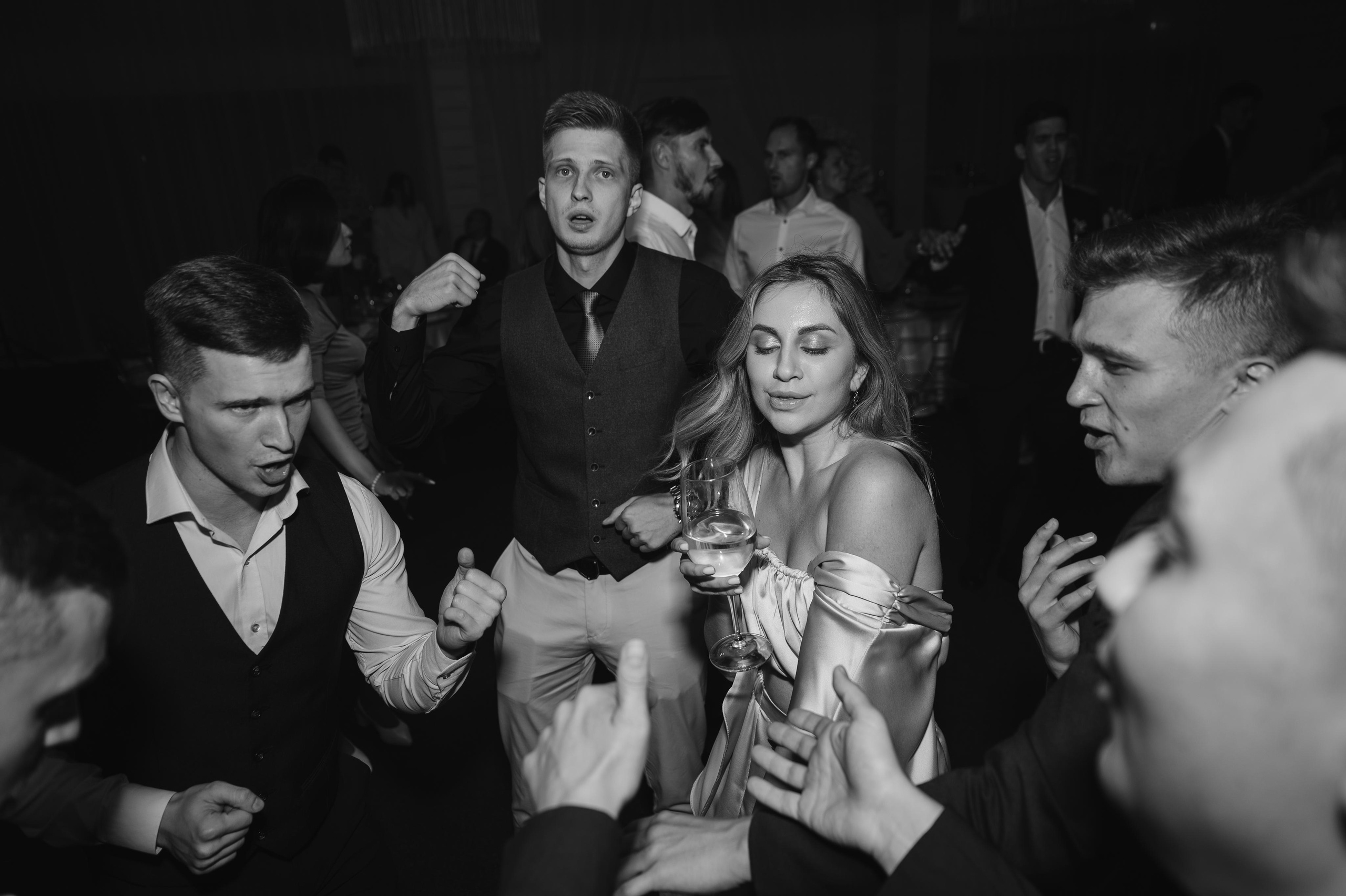 ОДНА СВАДЬБА ПОЛНОСТЬЮ. Свадебный организатор в Ростове-на-Дону Яснов Роман