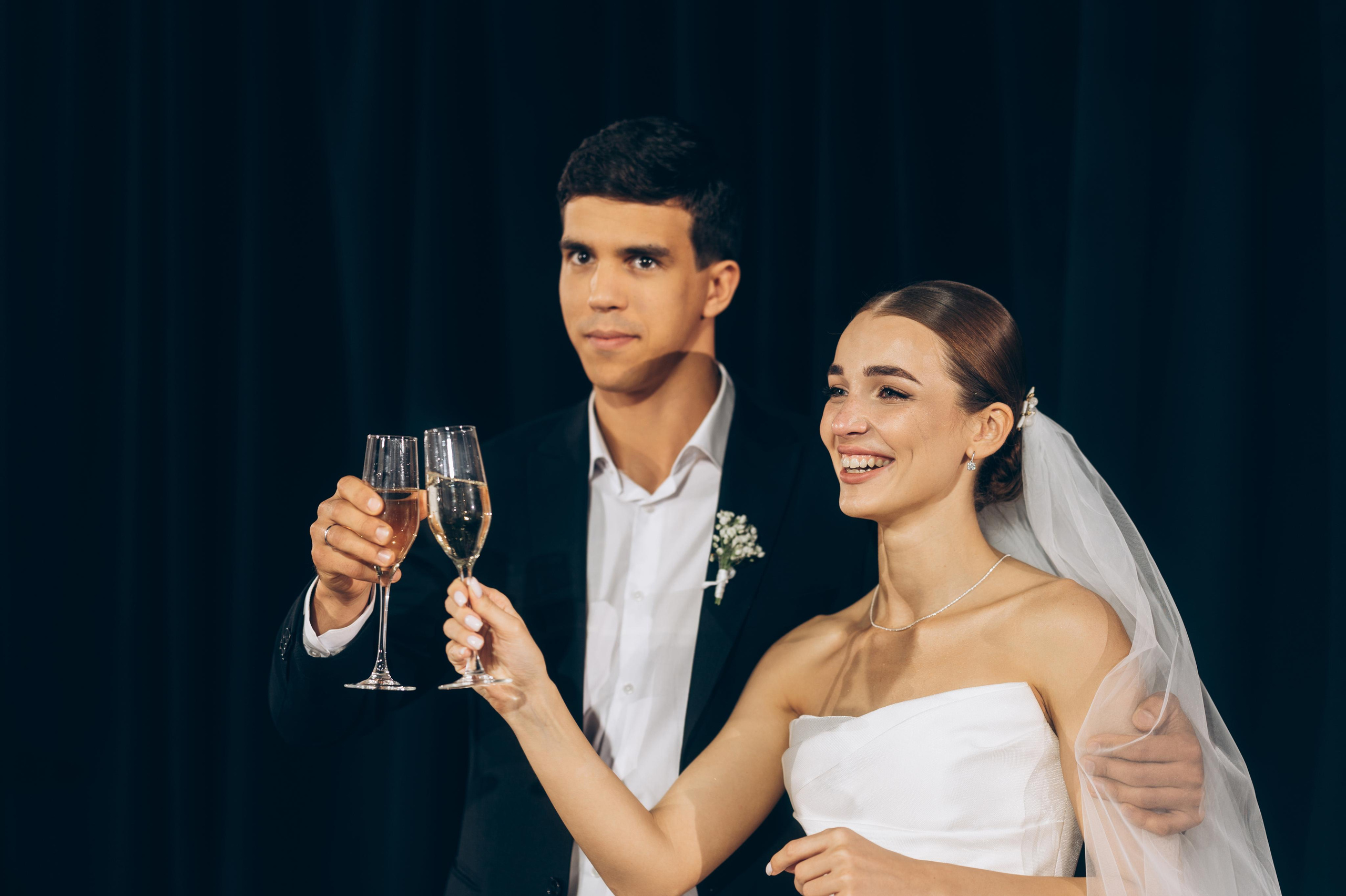 ОДНА СВАДЬБА ПОЛНОСТЬЮ. Свадебный организатор в Ростове-на-Дону Яснов Роман