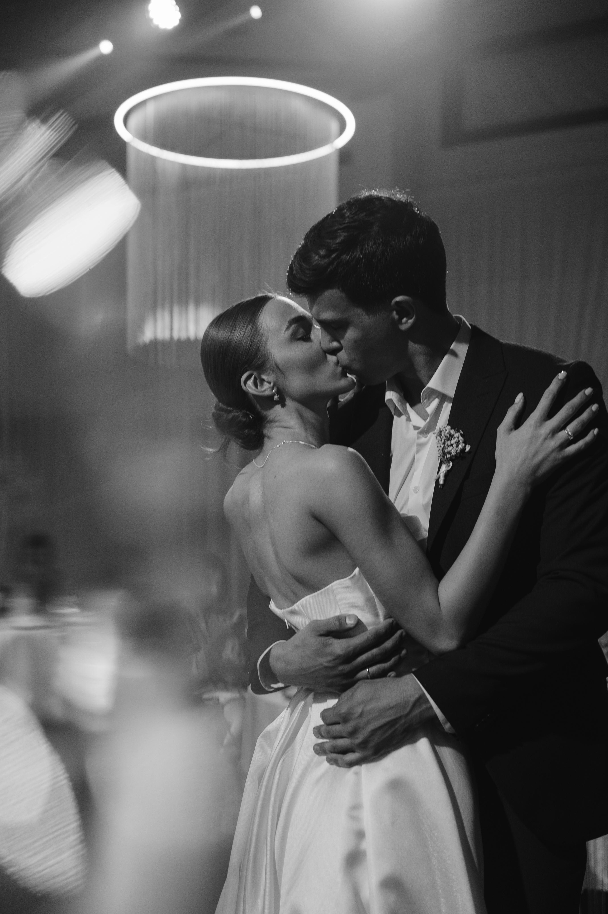 ОДНА СВАДЬБА ПОЛНОСТЬЮ. Свадебный организатор в Ростове-на-Дону Яснов Роман