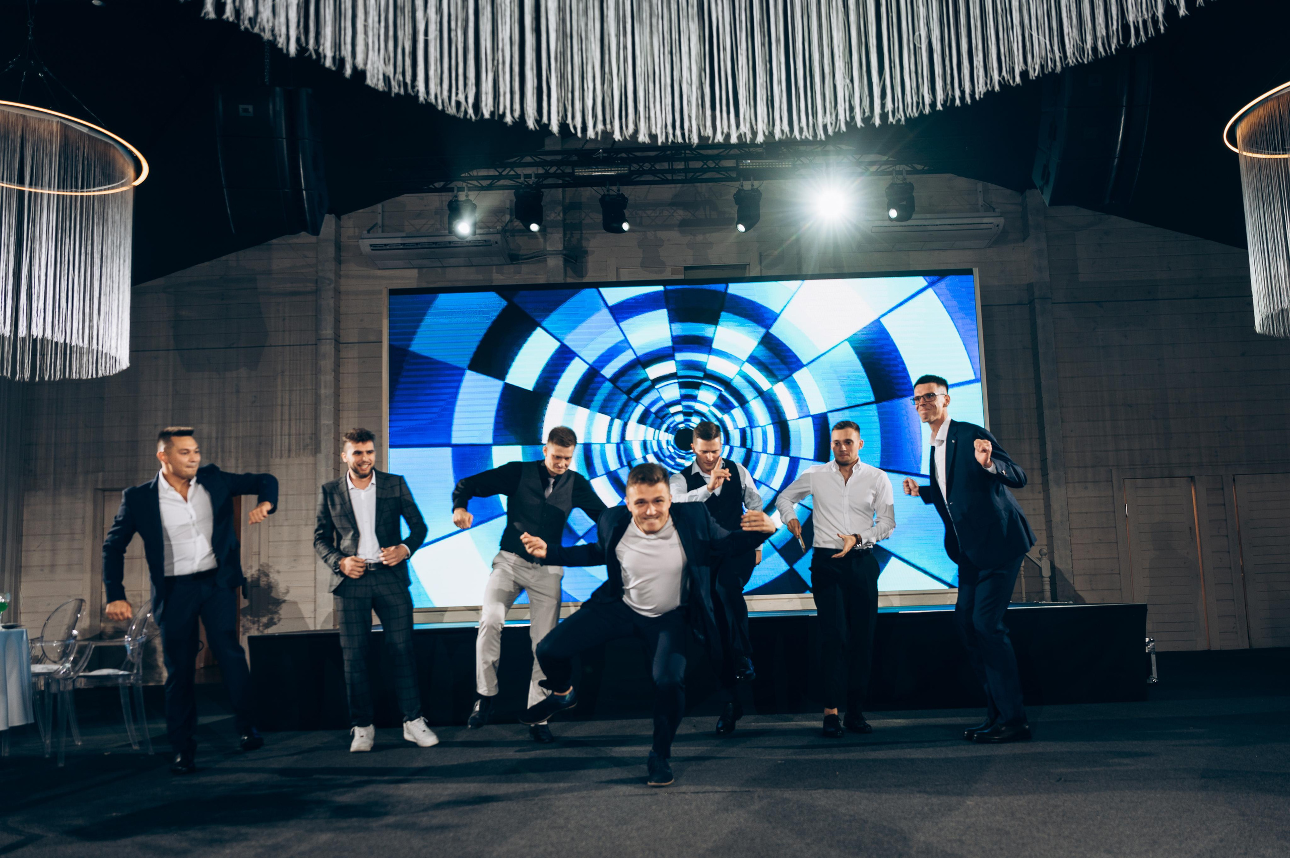 ОДНА СВАДЬБА ПОЛНОСТЬЮ. Свадебный организатор в Ростове-на-Дону Яснов Роман