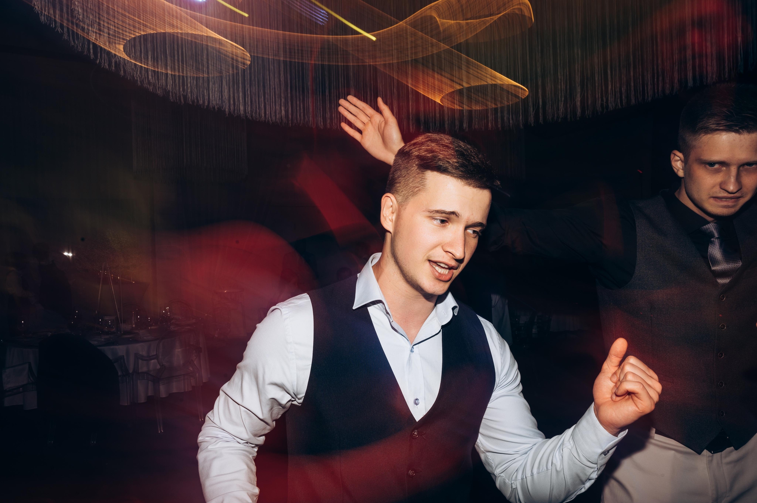 ОДНА СВАДЬБА ПОЛНОСТЬЮ. Свадебный организатор в Ростове-на-Дону Яснов Роман