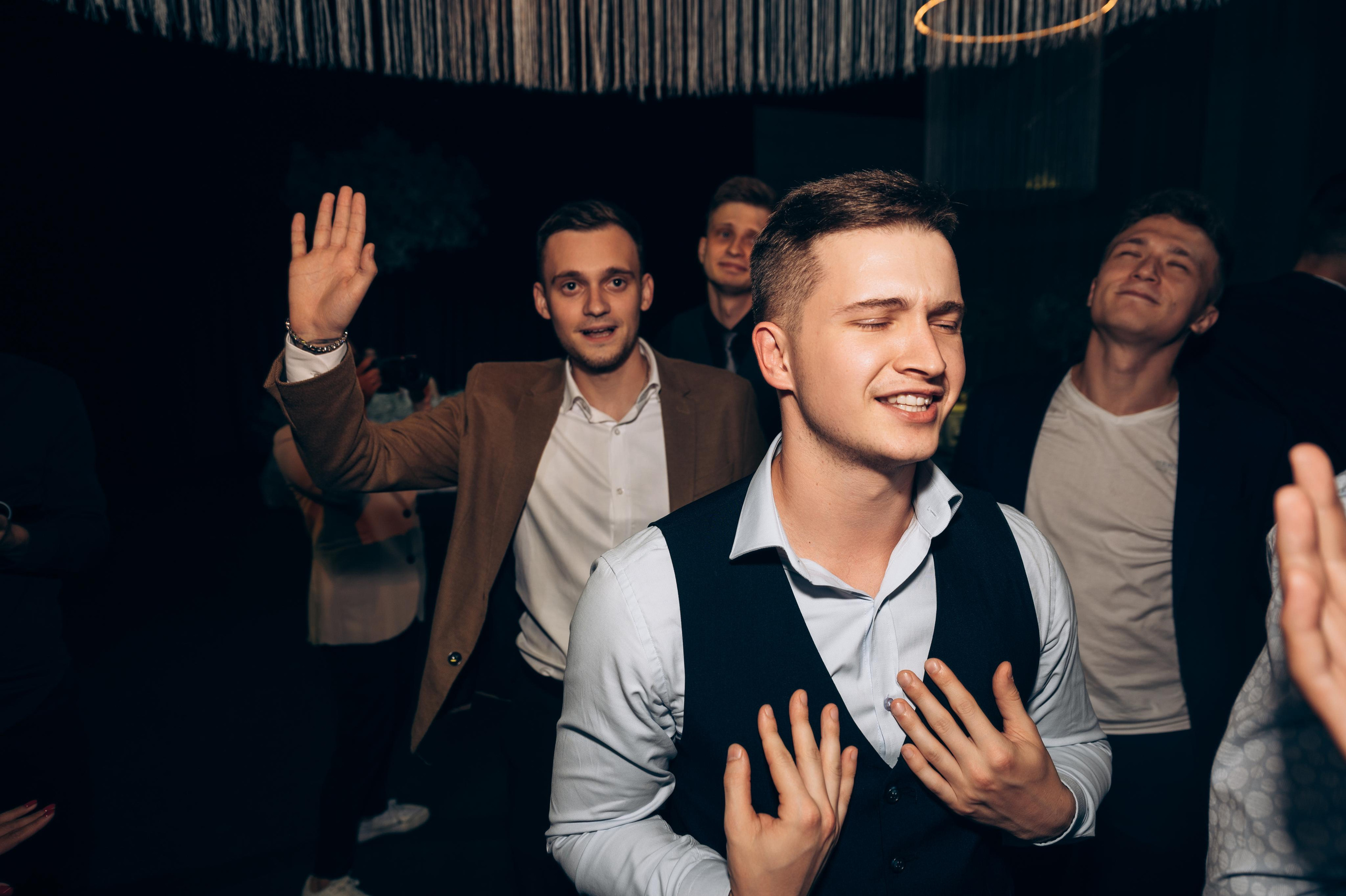 ОДНА СВАДЬБА ПОЛНОСТЬЮ. Свадебный организатор в Ростове-на-Дону Яснов Роман