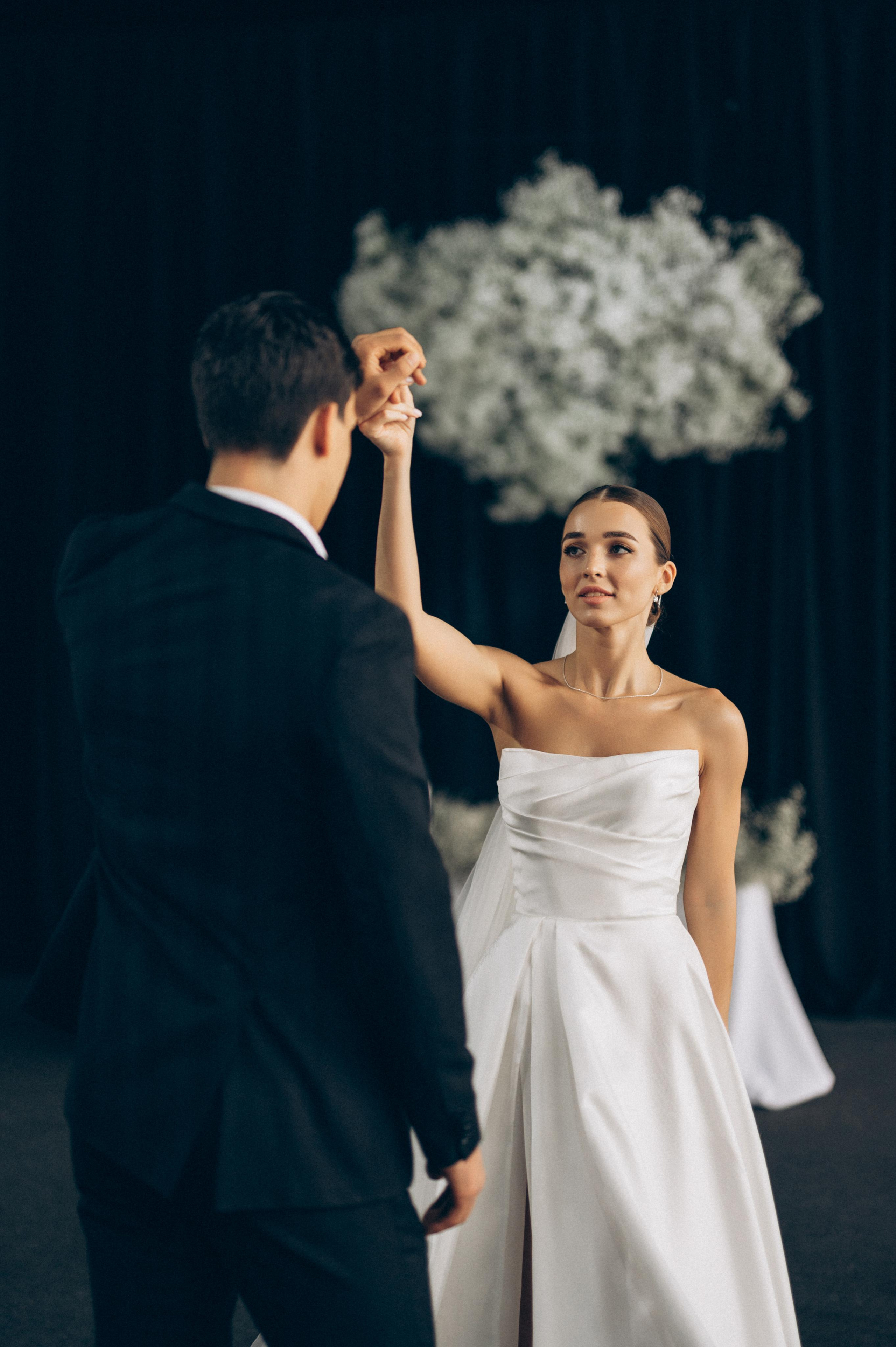 ОДНА СВАДЬБА ПОЛНОСТЬЮ. Свадебный организатор в Ростове-на-Дону Яснов Роман