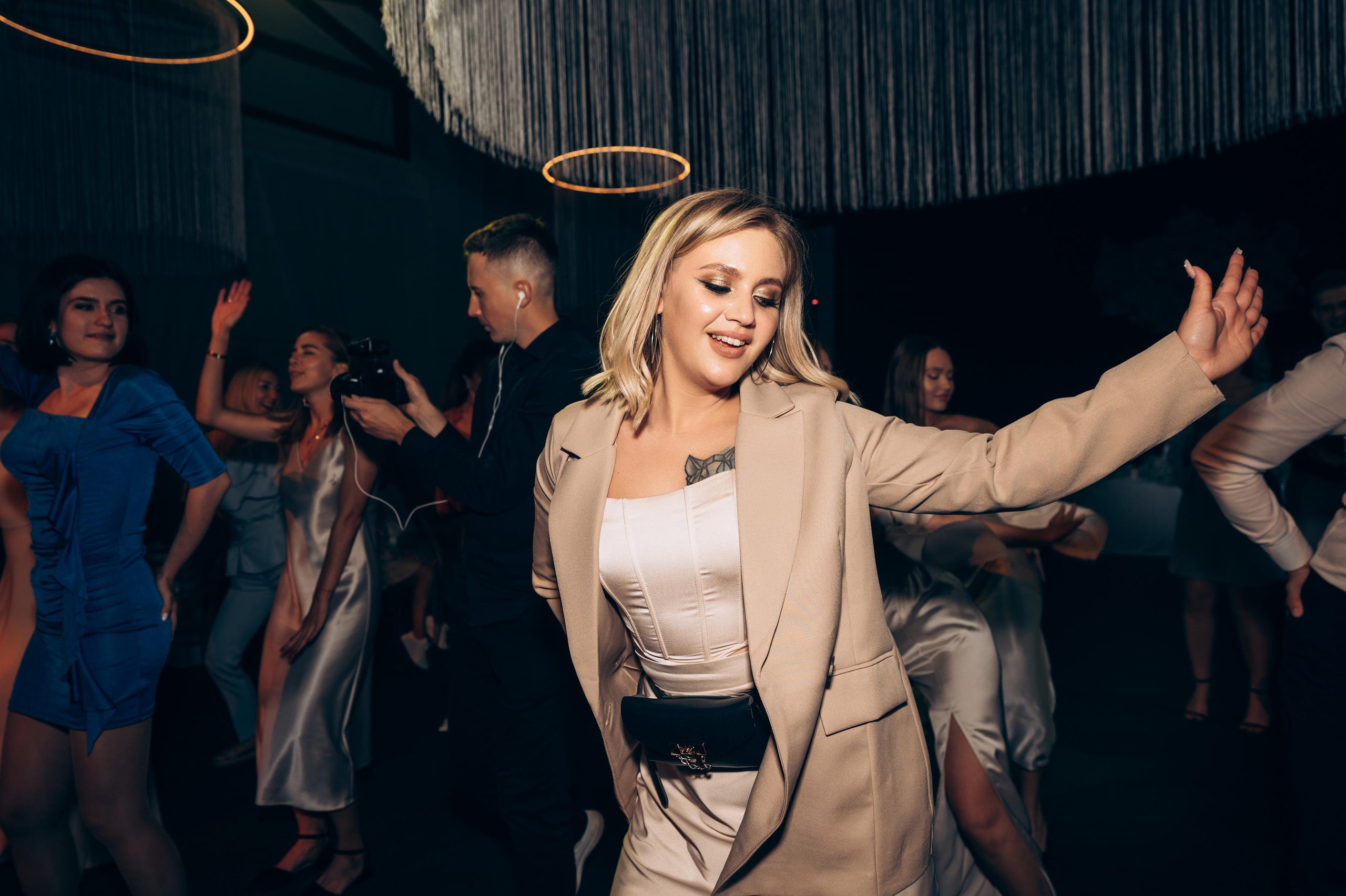 ОДНА СВАДЬБА ПОЛНОСТЬЮ. Свадебный организатор в Ростове-на-Дону Яснов Роман