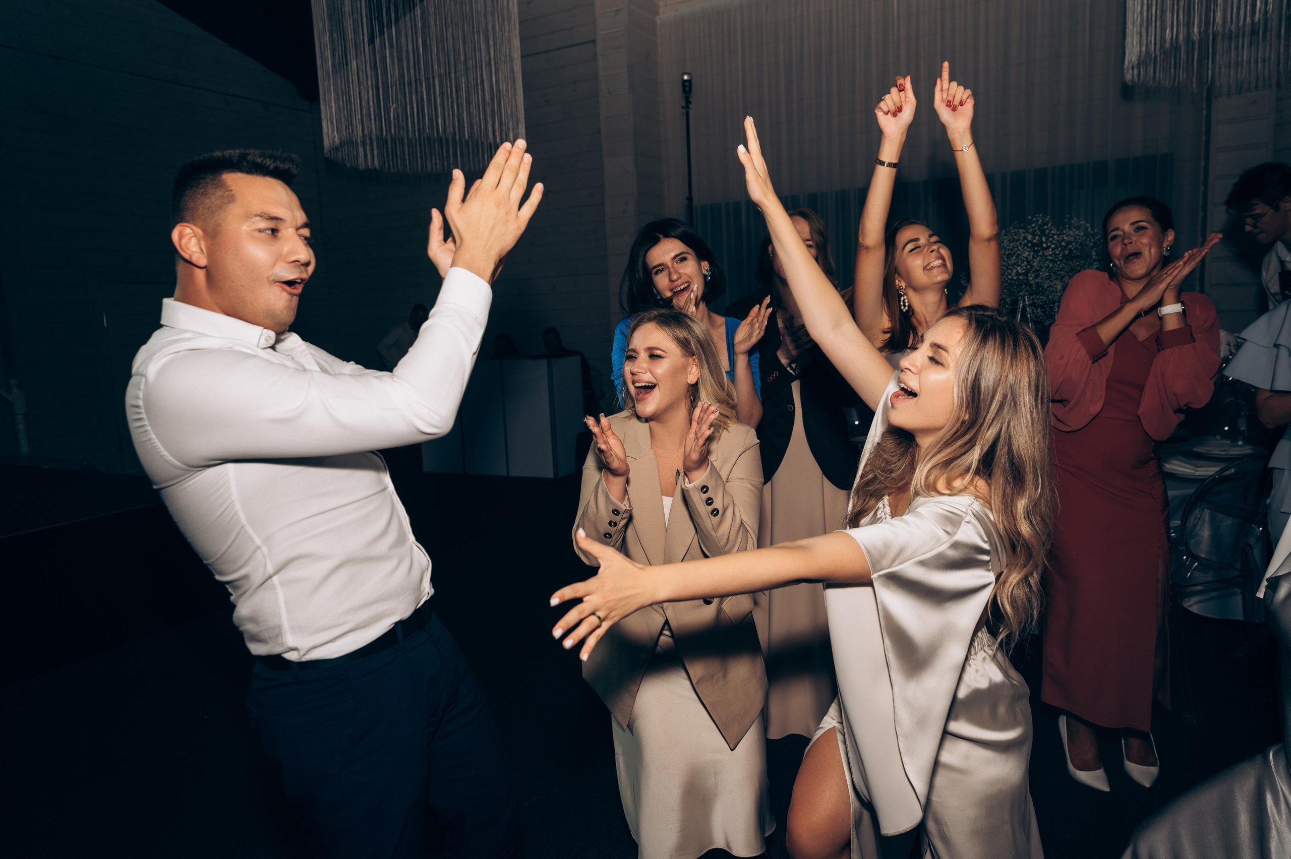 ОДНА СВАДЬБА ПОЛНОСТЬЮ. Свадебный организатор в Ростове-на-Дону Яснов Роман