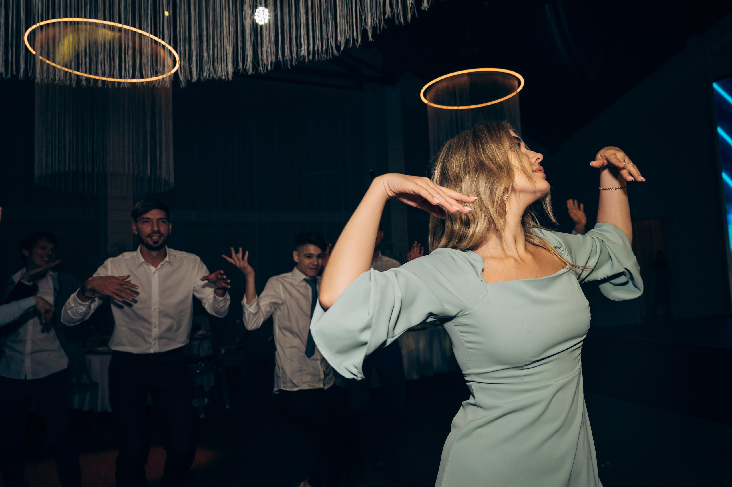 ОДНА СВАДЬБА ПОЛНОСТЬЮ. Свадебный организатор в Ростове-на-Дону Яснов Роман