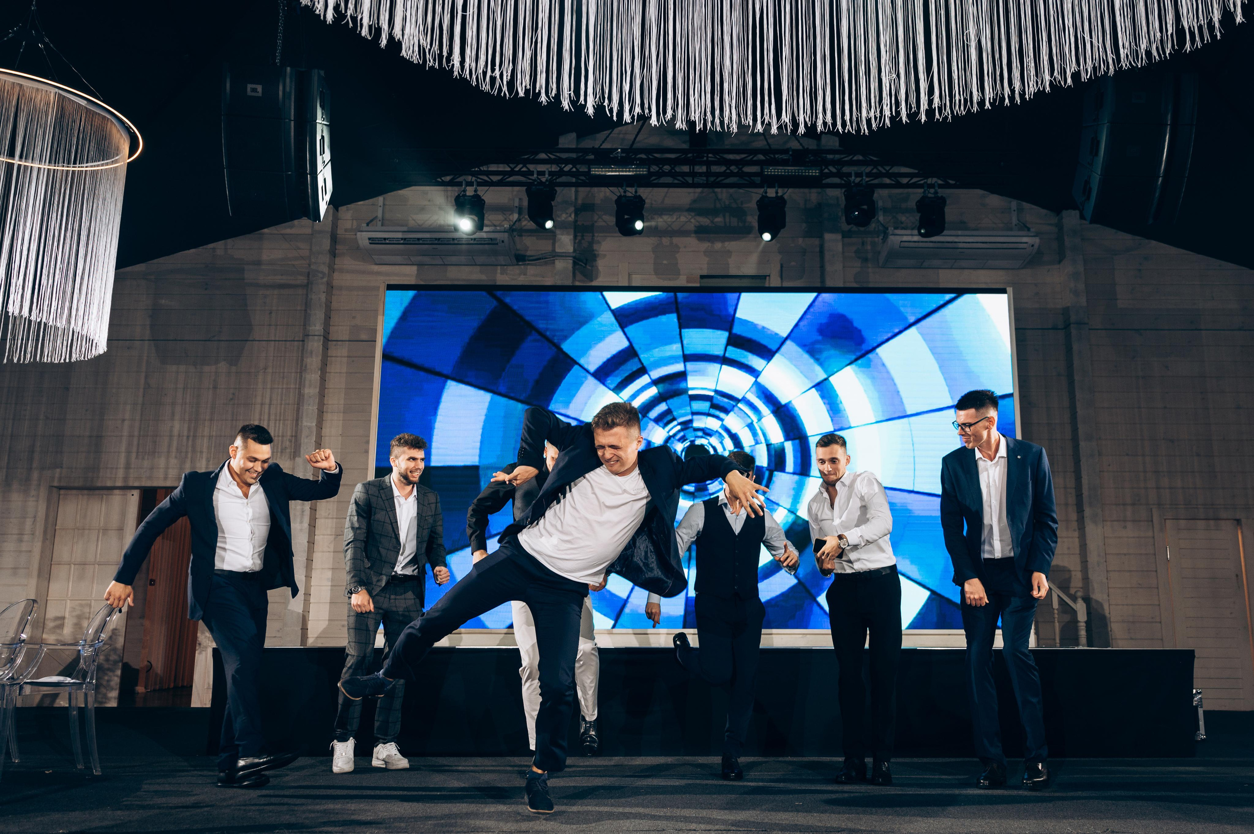 ОДНА СВАДЬБА ПОЛНОСТЬЮ. Свадебный организатор в Ростове-на-Дону Яснов Роман