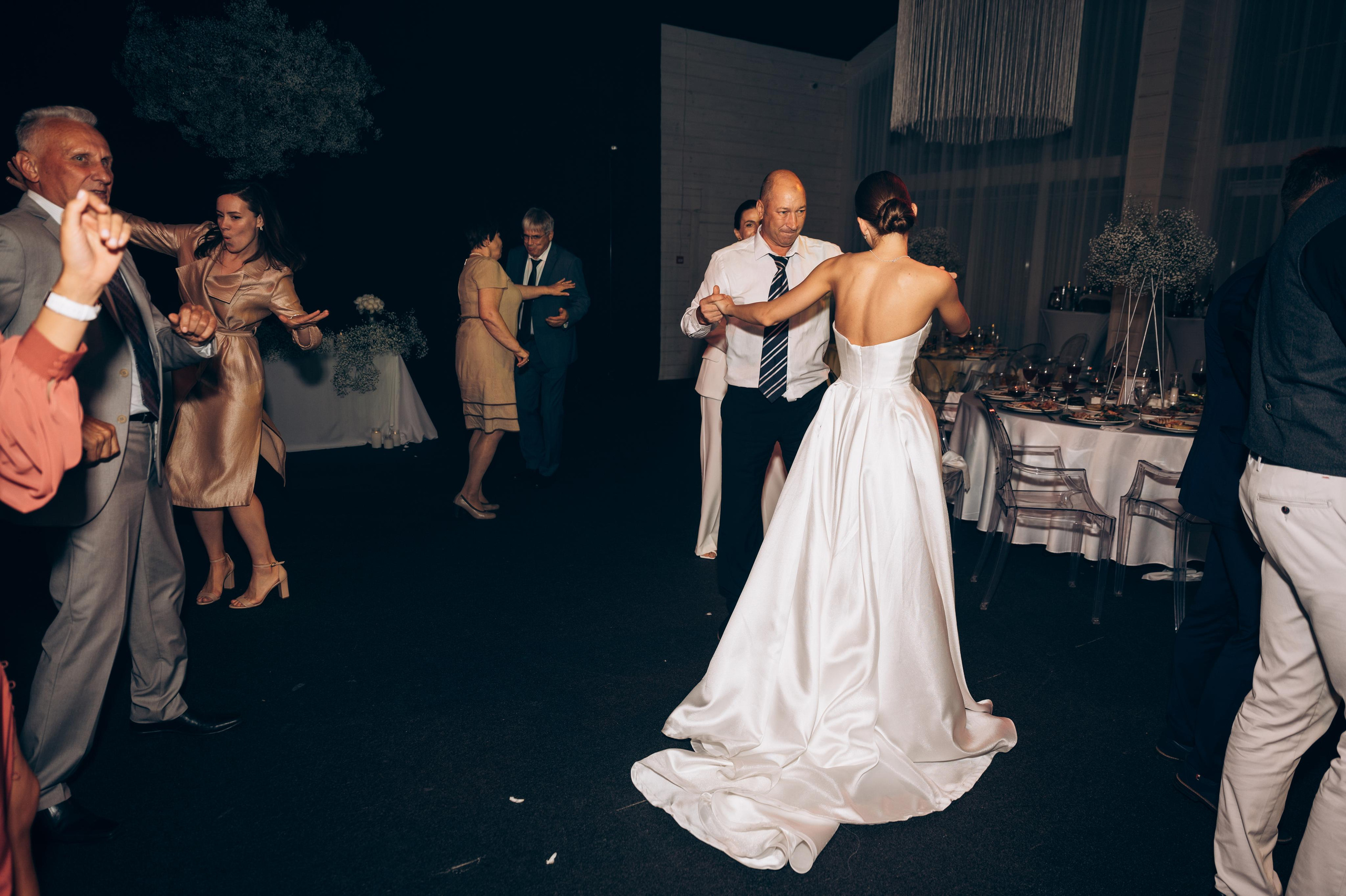 ОДНА СВАДЬБА ПОЛНОСТЬЮ. Свадебный организатор в Ростове-на-Дону Яснов Роман