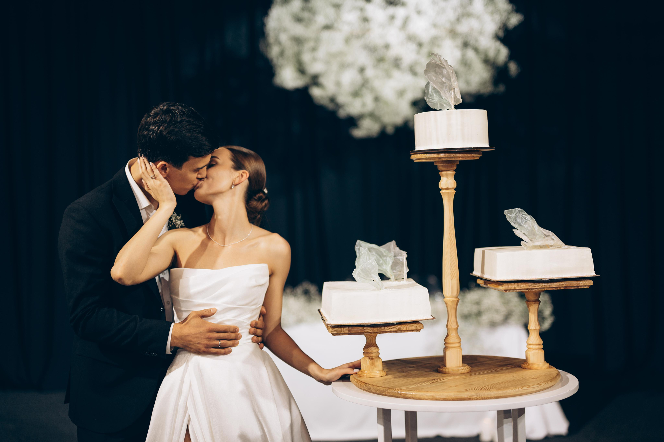 ОДНА СВАДЬБА ПОЛНОСТЬЮ. Свадебный организатор в Ростове-на-Дону Яснов Роман