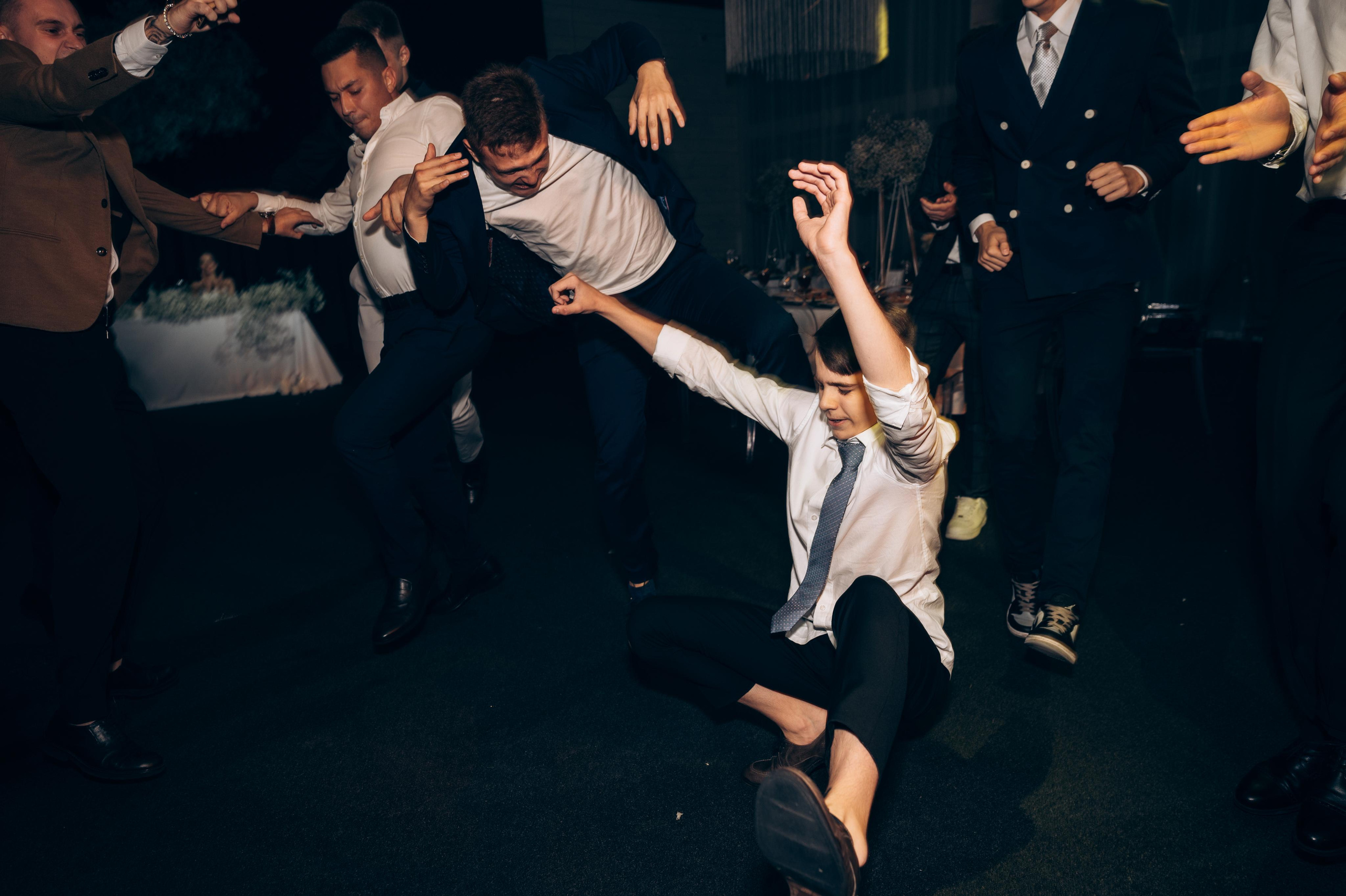 ОДНА СВАДЬБА ПОЛНОСТЬЮ. Свадебный организатор в Ростове-на-Дону Яснов Роман